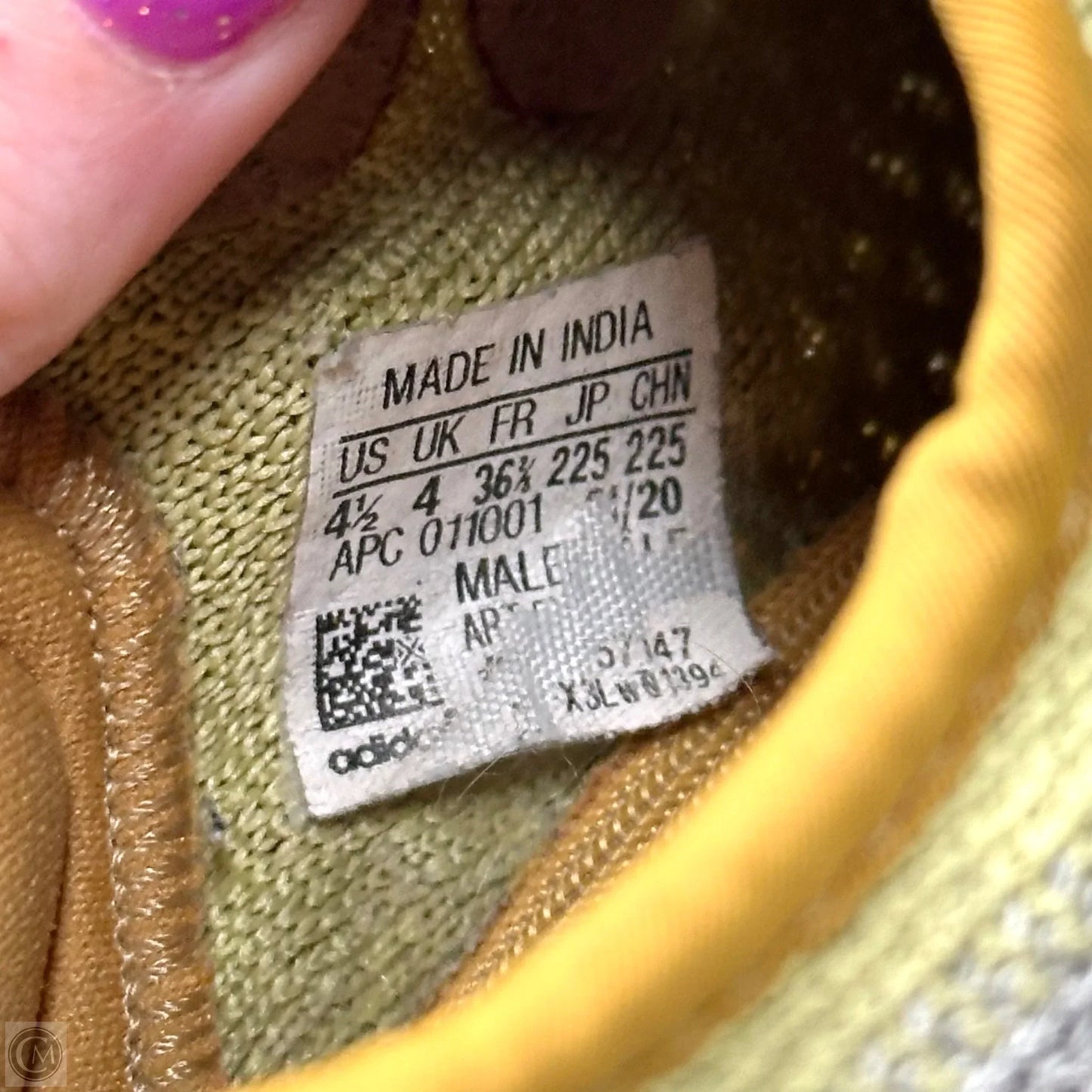 Shoes Luxury Designer By Yeezy In Yellow, Size: 6.5