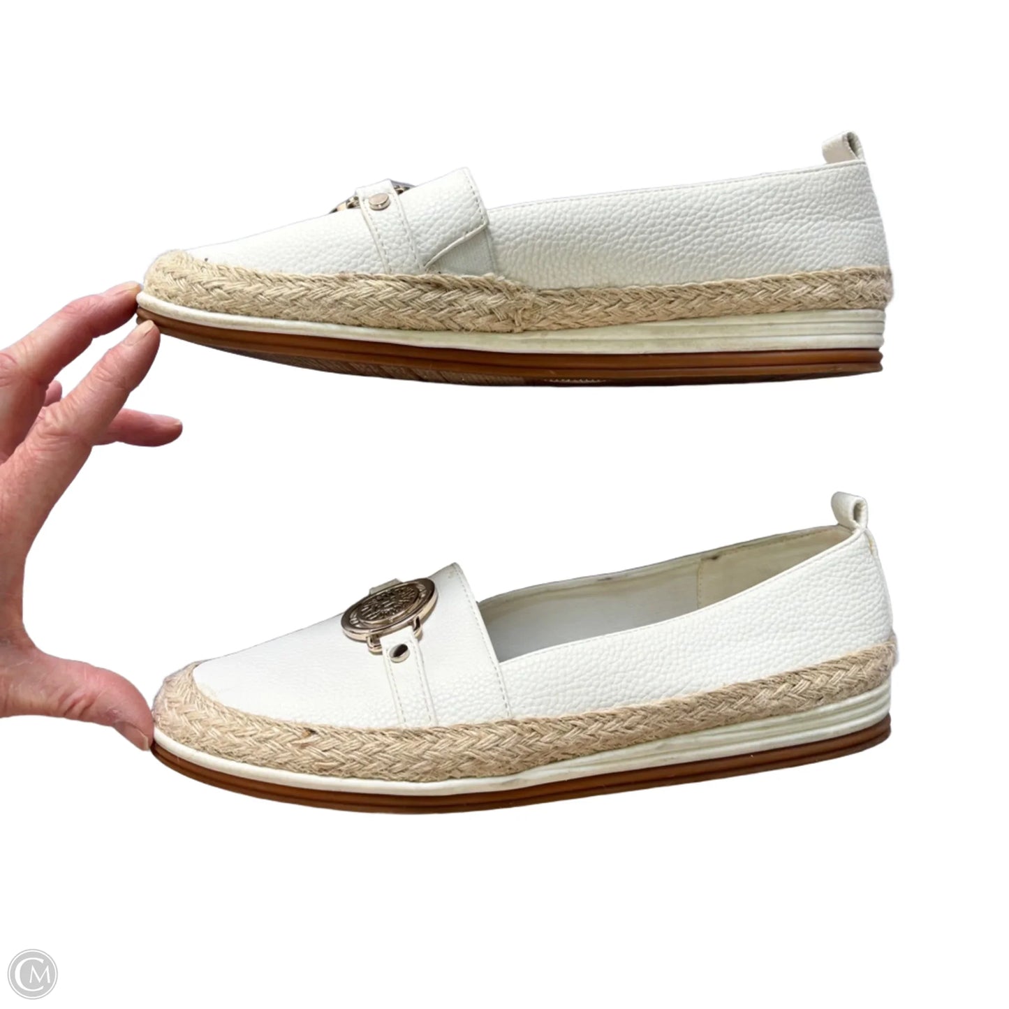 Shoes Flats By Anne Klein In White, Size: 9.5