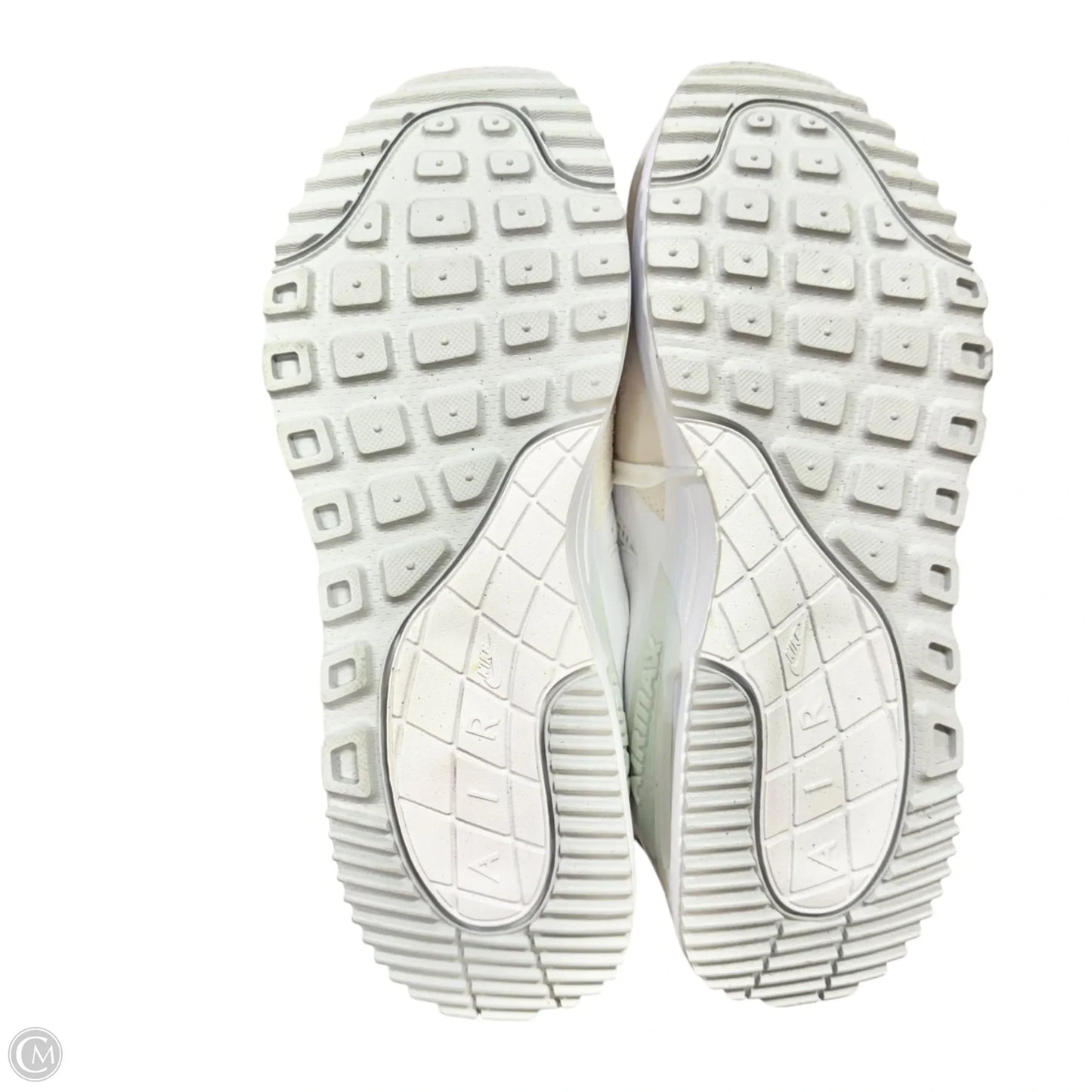 Shoes Sneakers By Nike In White, Size: 9.5