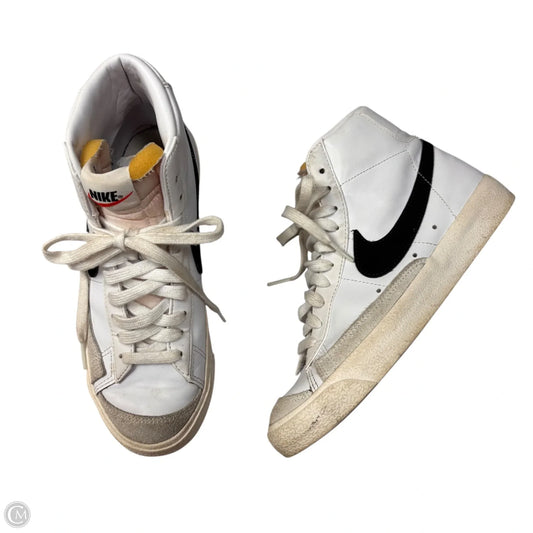 Shoes Sneakers By Nike In White, Size: 6