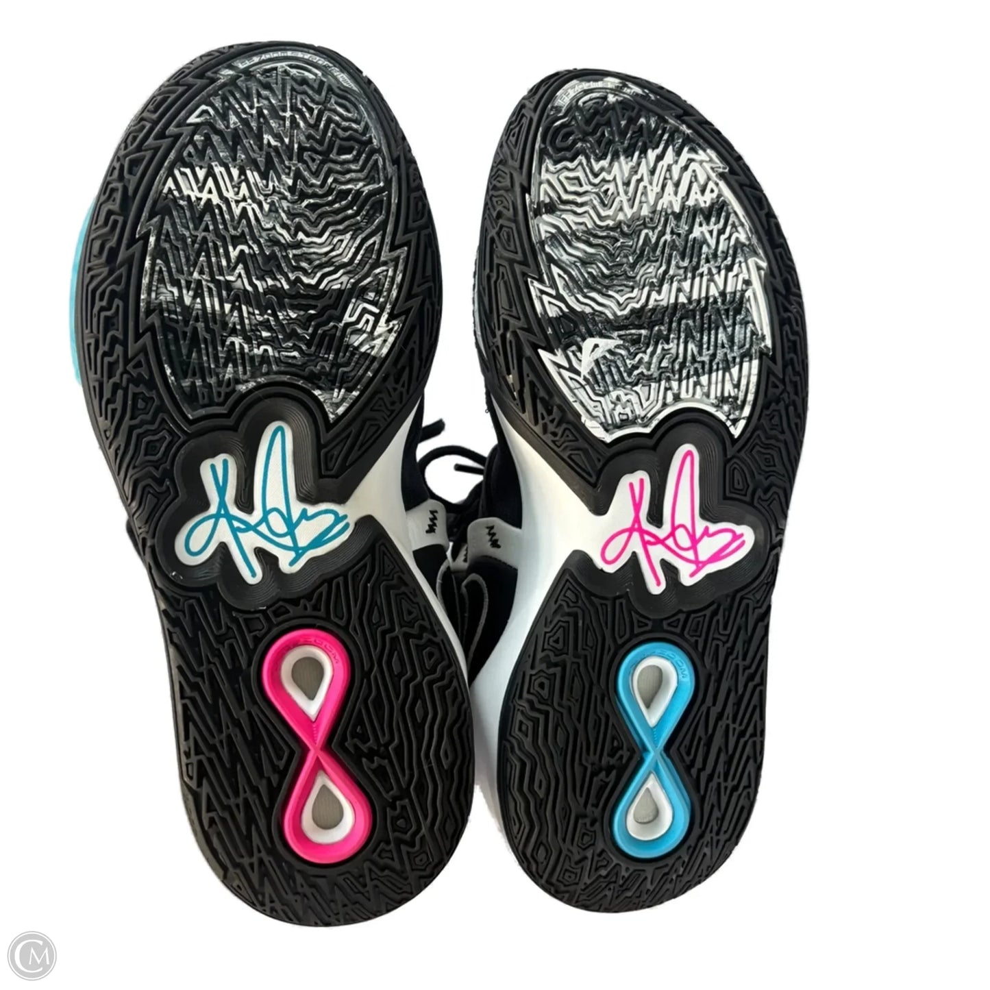 Shoes Sneakers By Nike In Black & White, Size: 10.5