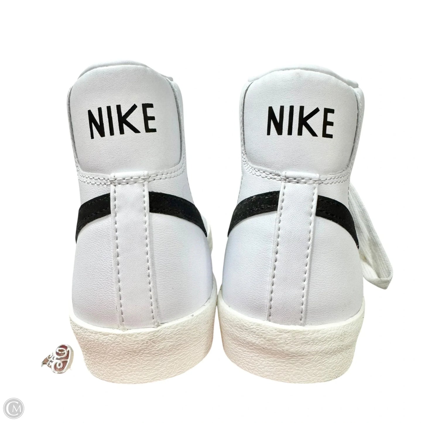 Shoes Sneakers By Nike In White, Size: 9