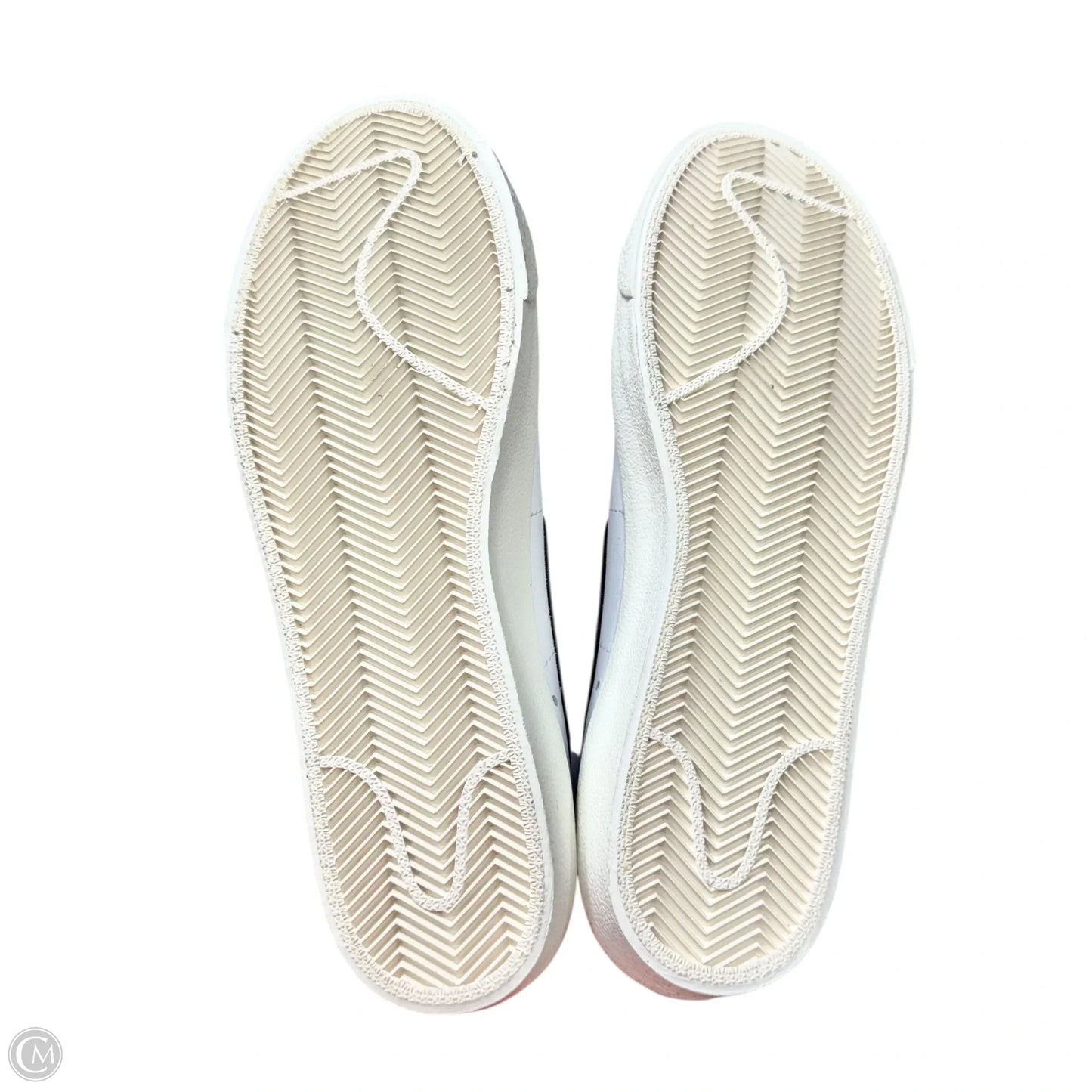 Shoes Sneakers By Nike In White, Size: 9