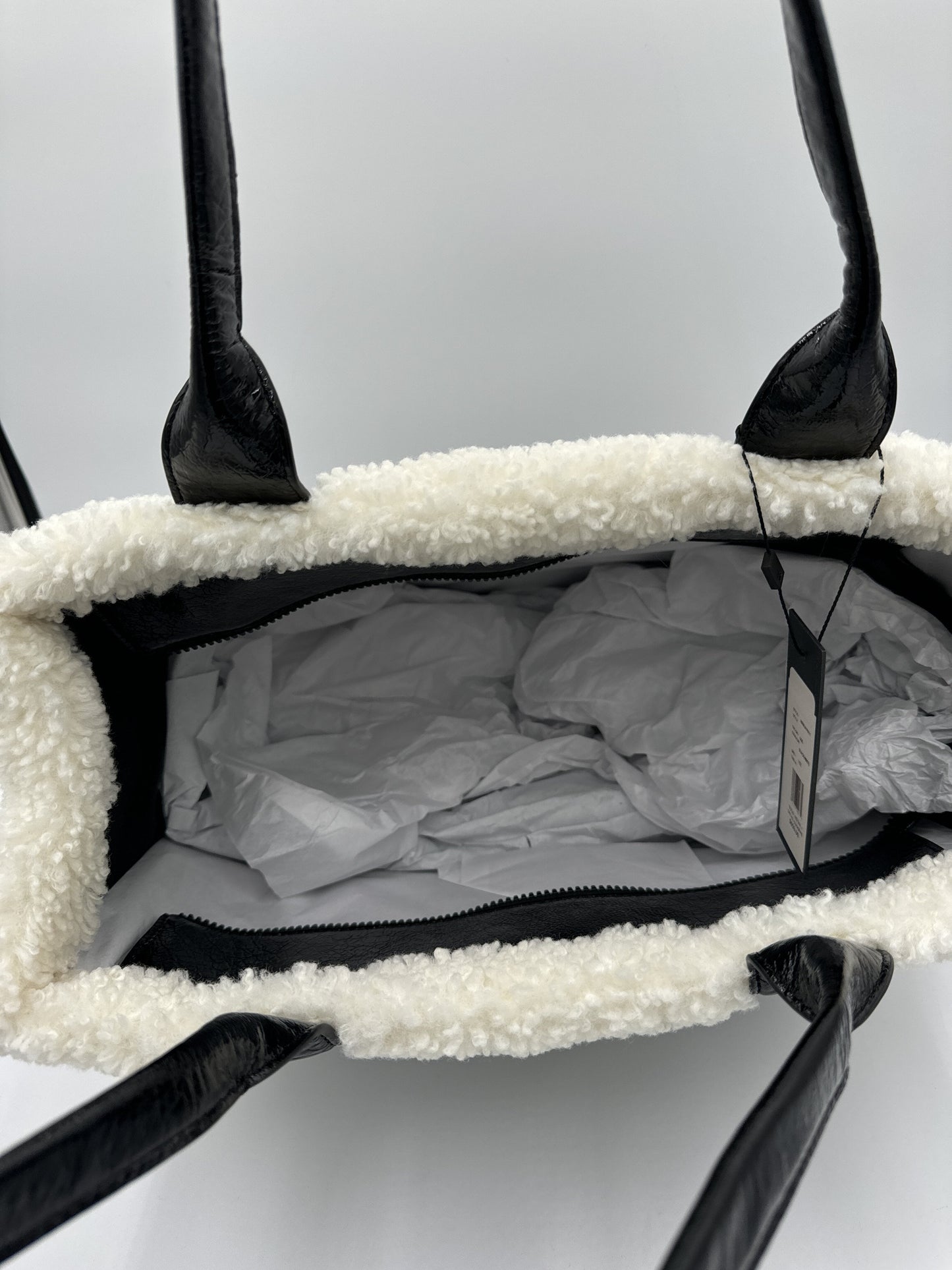 Tote Luxury Designer By Marc Jacobs Size: Large