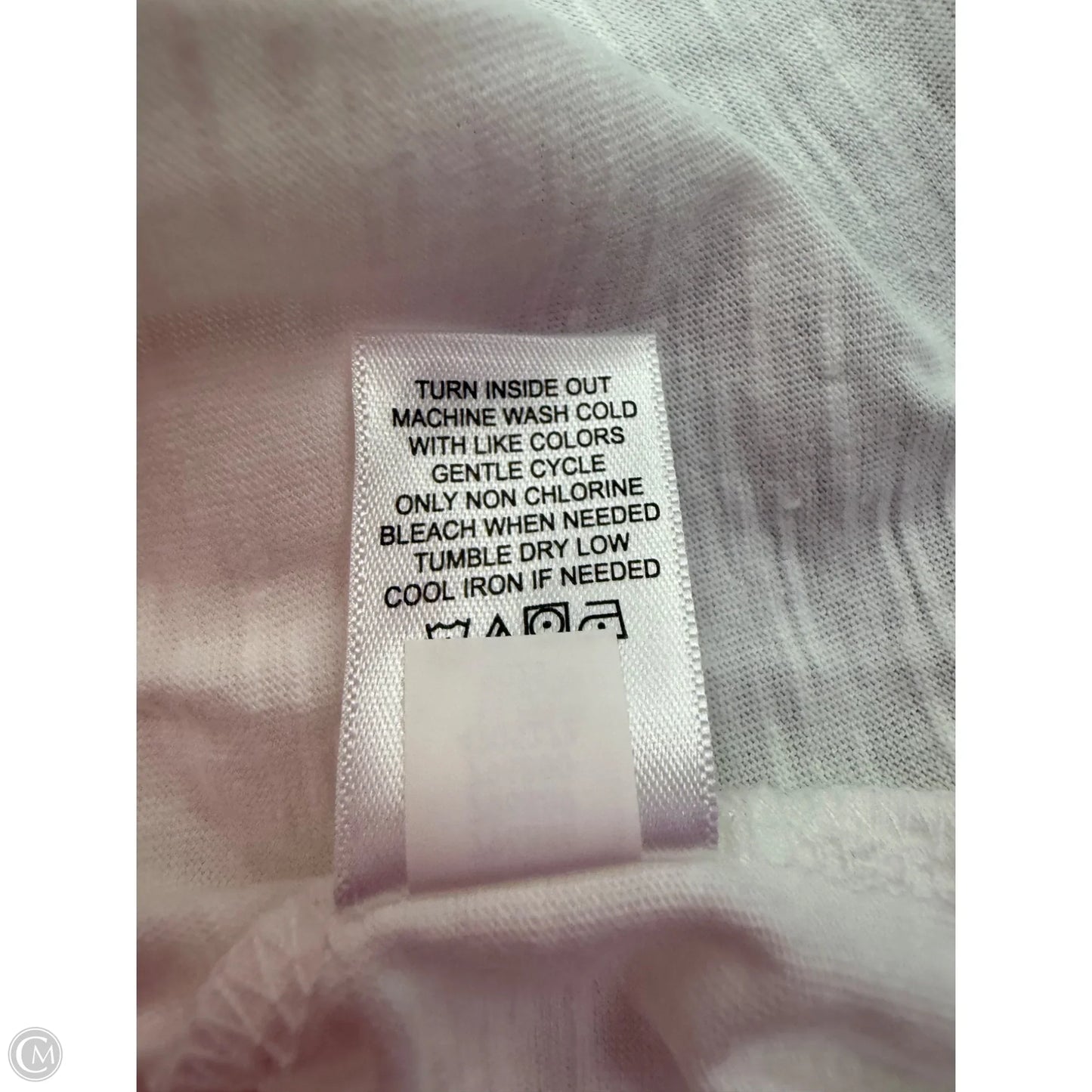 Top Short Sleeve By Maurices In White, Size: 4x