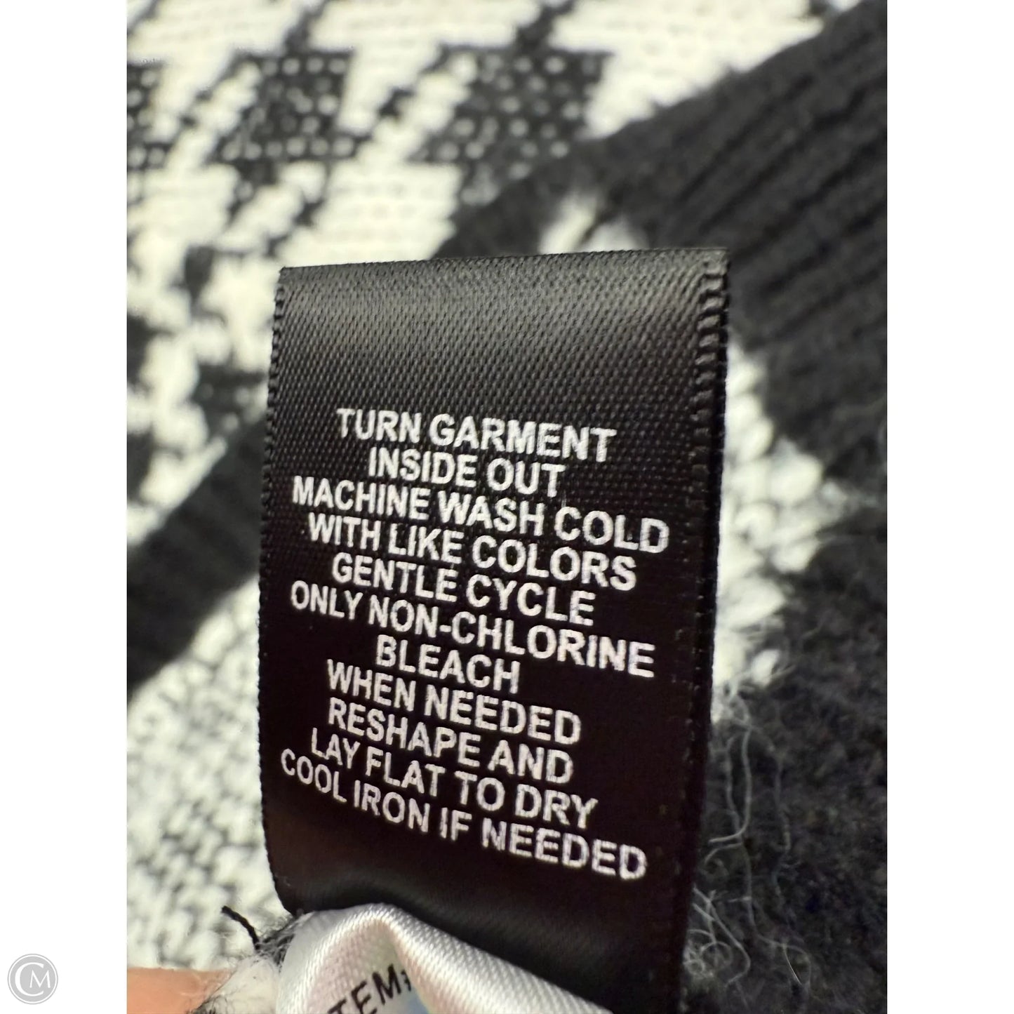 Sweater Cardigan By Torrid In Black & White, Size: 1x