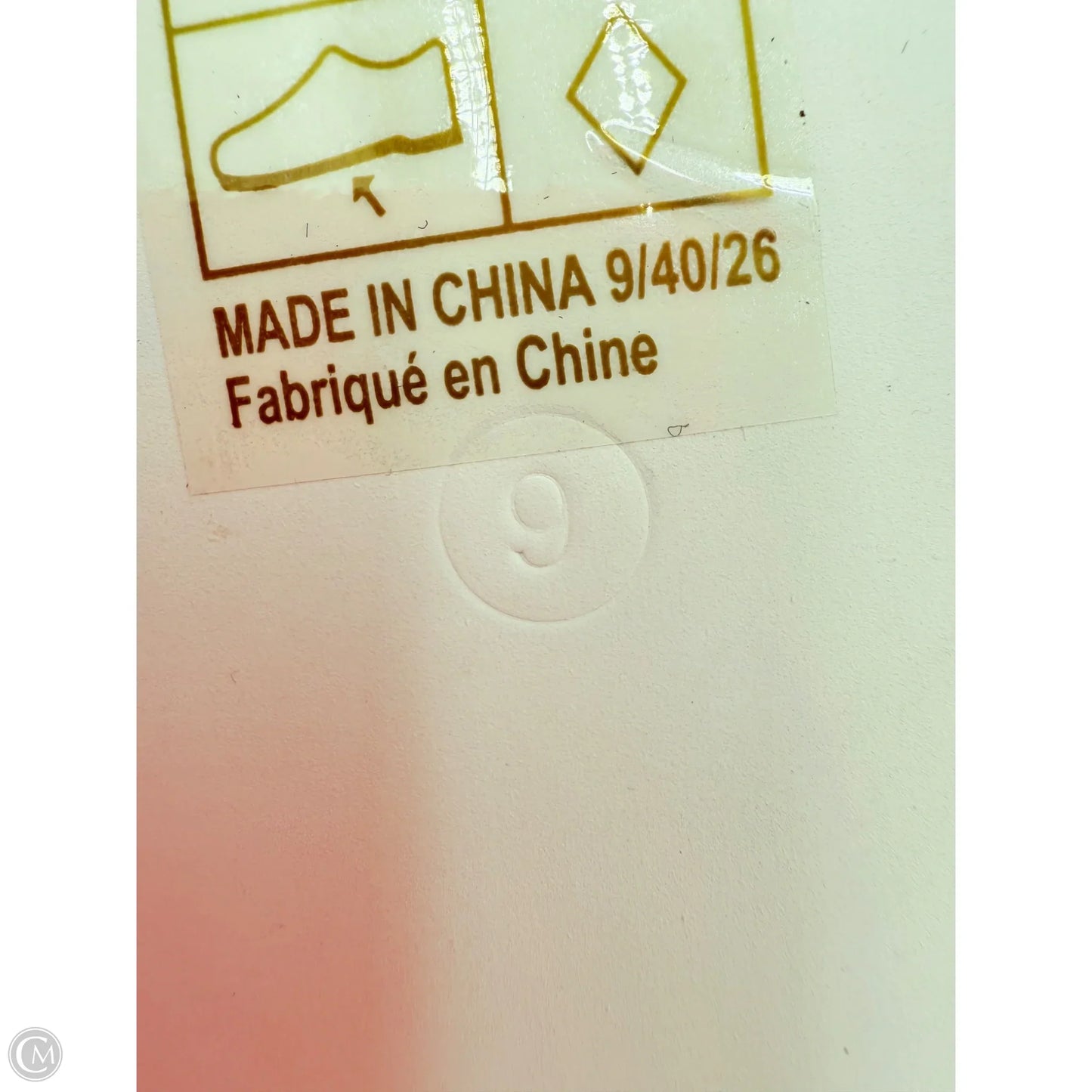 Shoes Flats By Yru In White, Size: 9