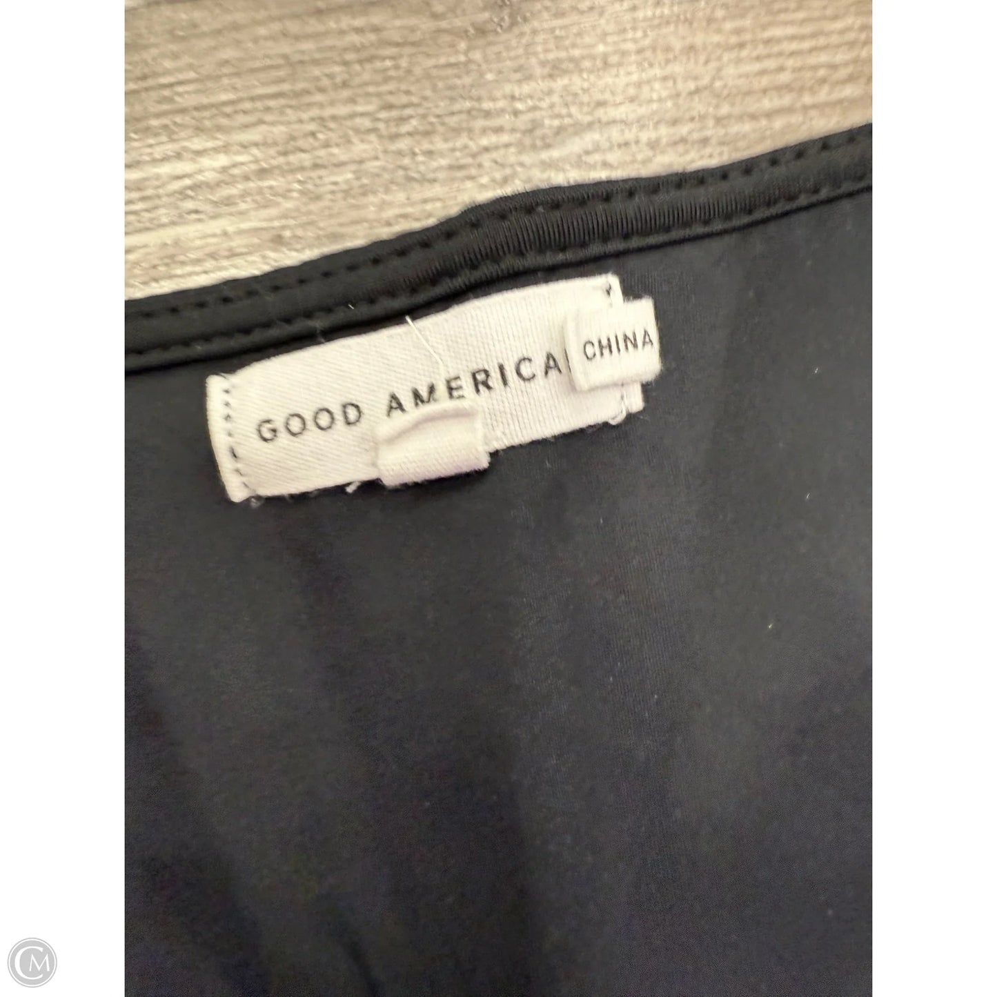 Top Short Sleeve By Good American In Black, Size: M