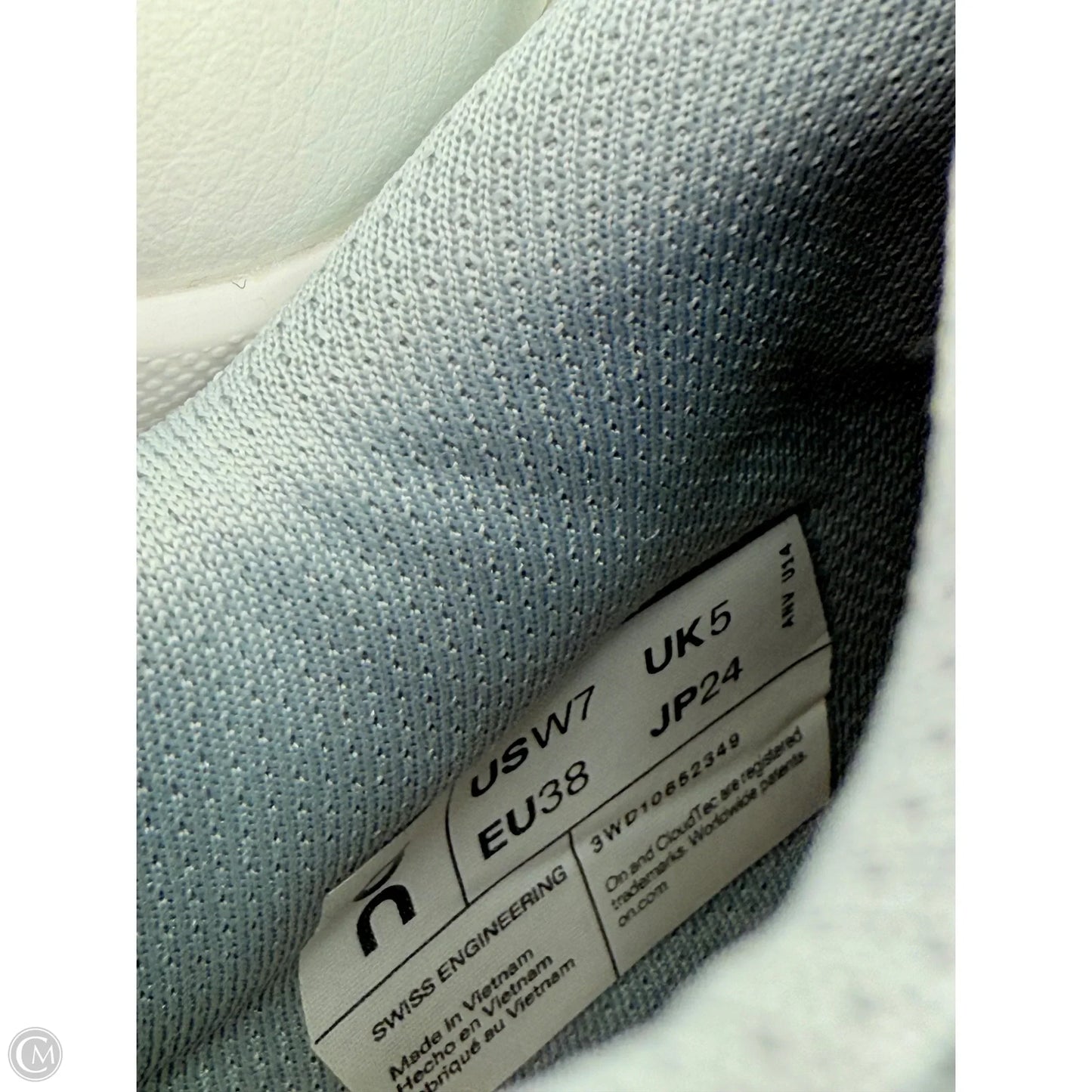 Shoes Athletic By On In Blue & White, Size: 7