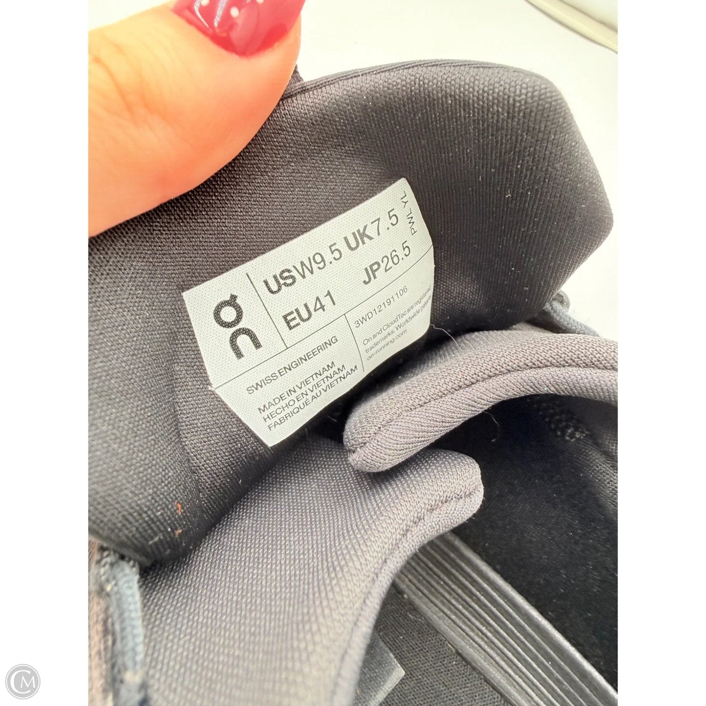Shoes Athletic By On Cloud In Black & Grey, Size: 9.5