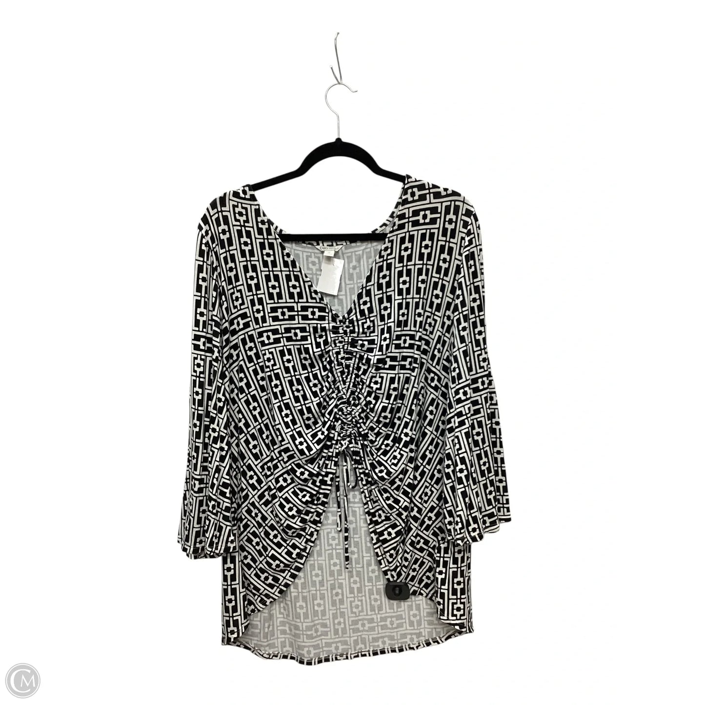 Top Long Sleeve By Cato In Black & White, Size: Xl
