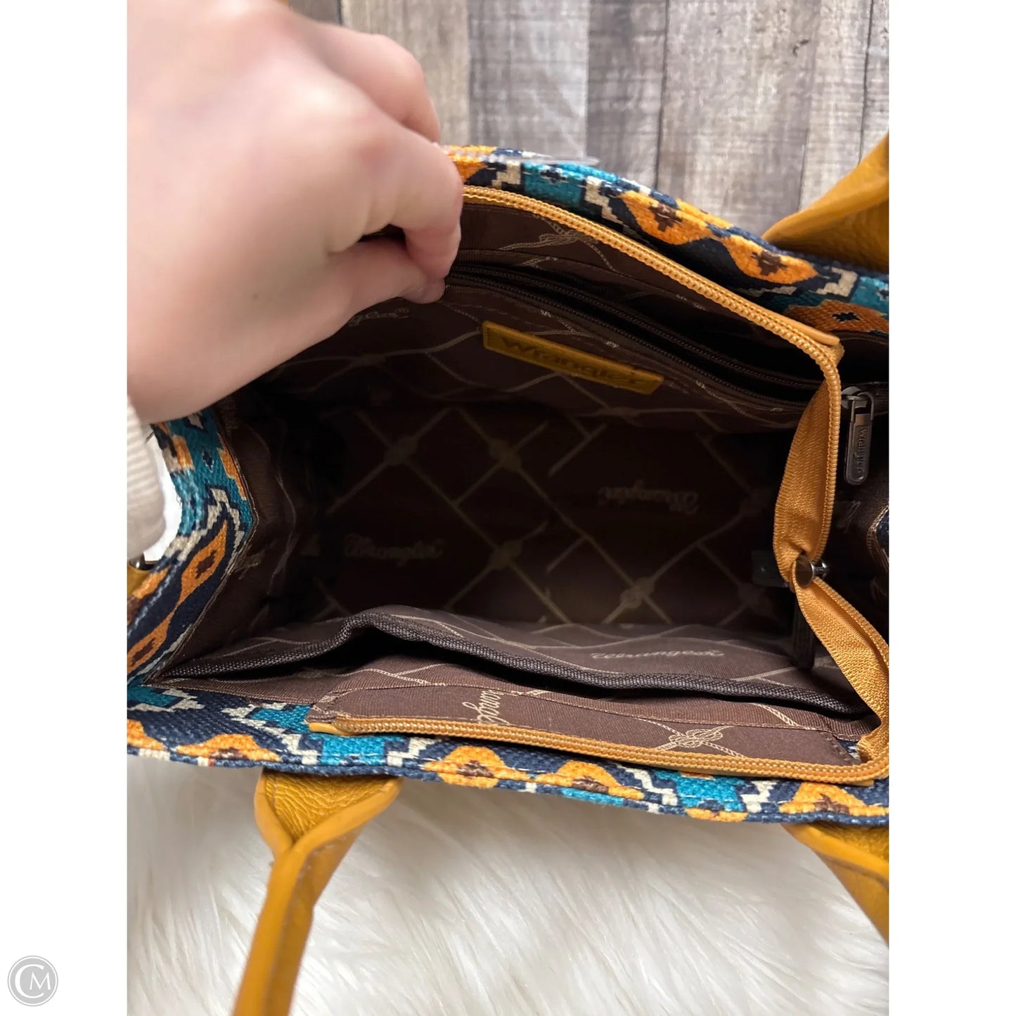 Crossbody By Wrangler, Size: Medium
