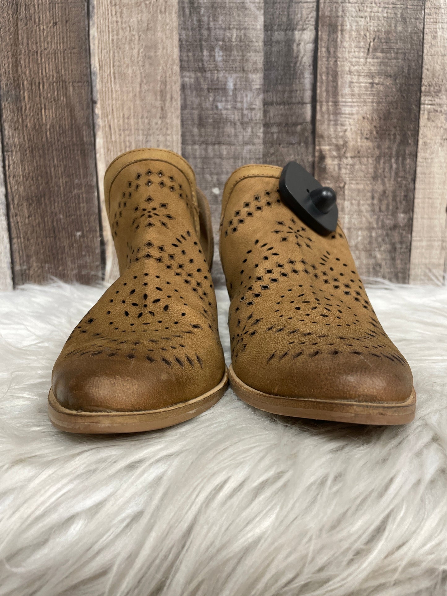 Boots Ankle Heels By Very Volatile Size: 6