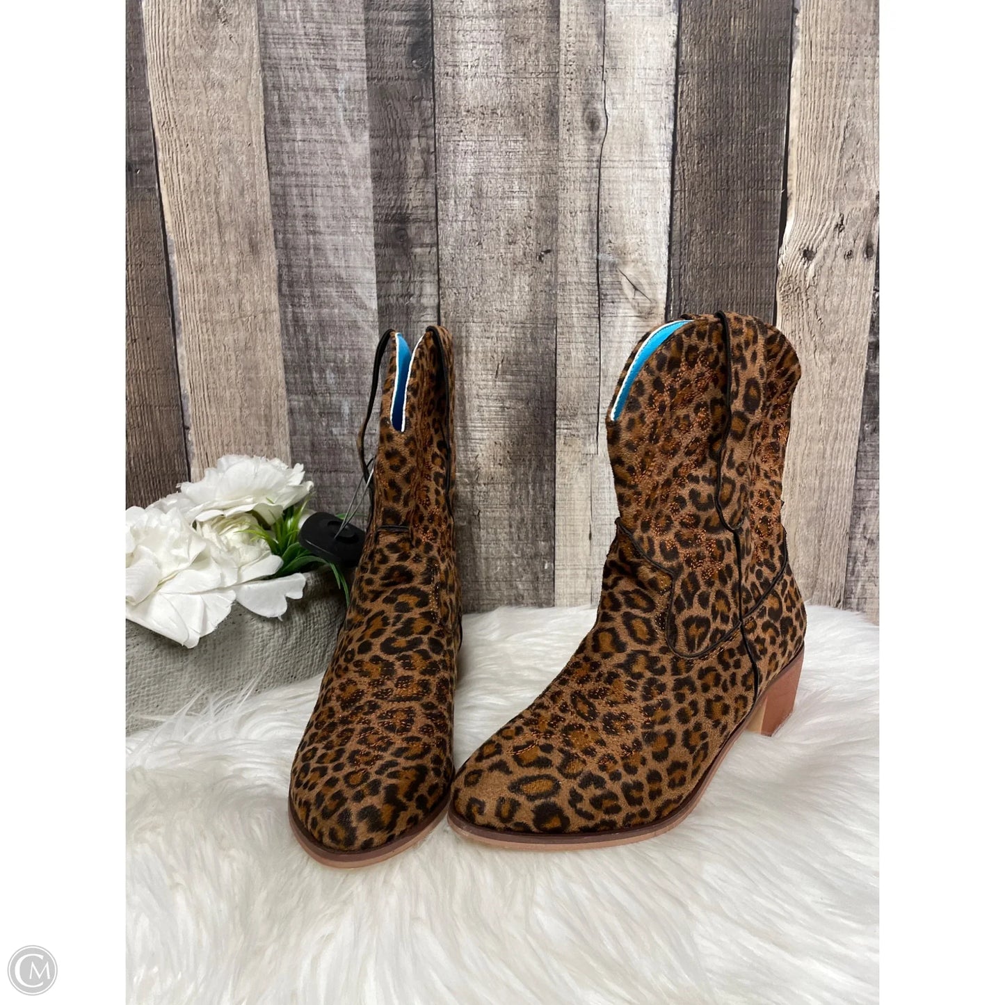 Boots Ankle Heels By Cmf In Animal Print, Size: 6