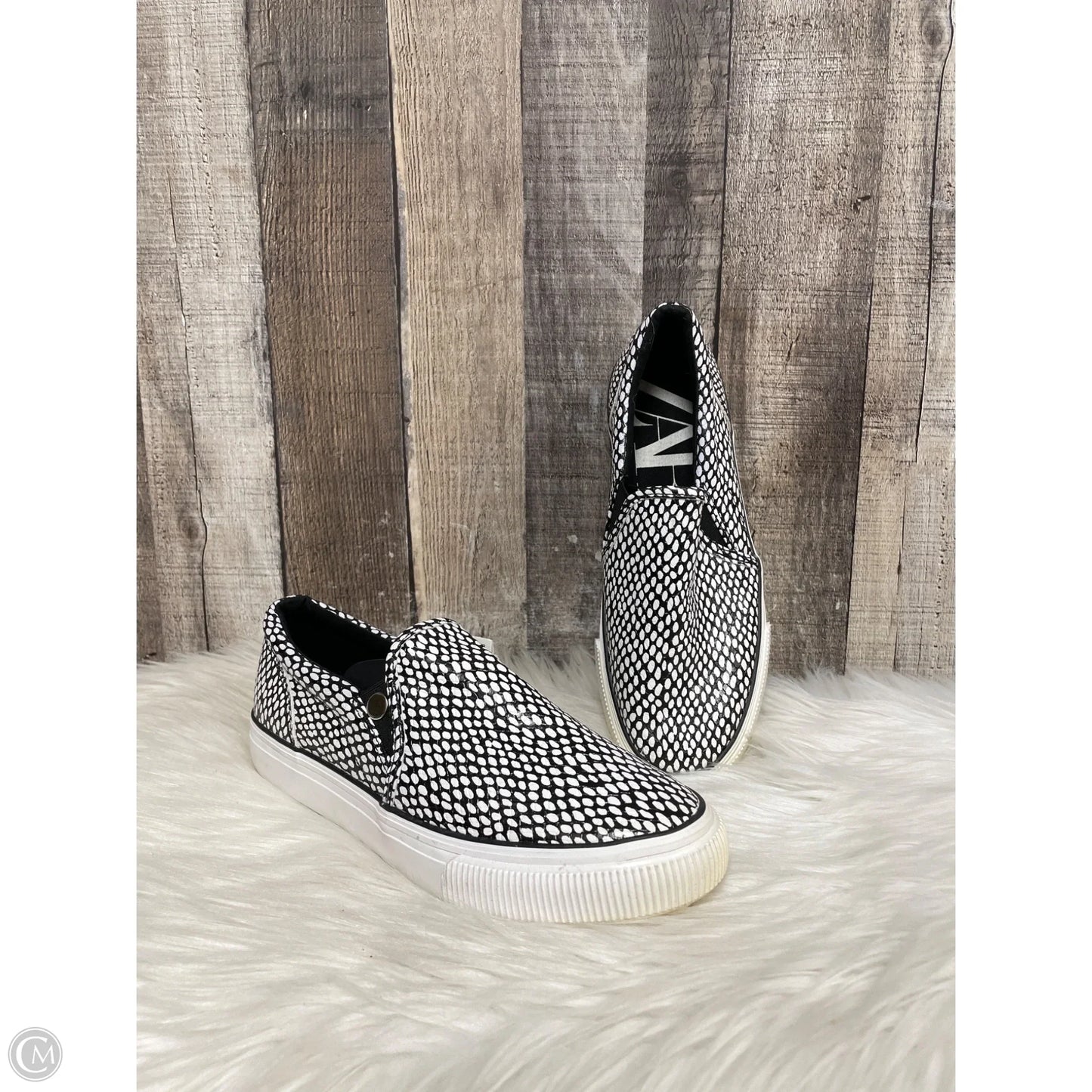 Shoes Flats By Zara In Black & White, Size: 6