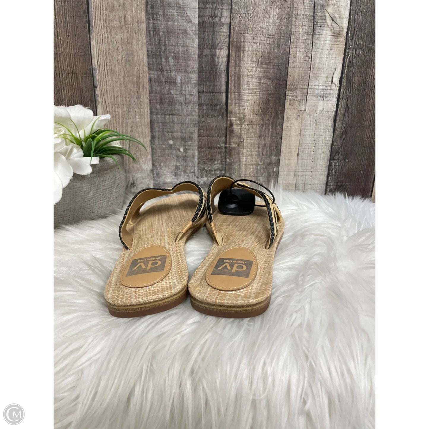 Sandals Flats By Dolce Vita In Cream, Size: 9