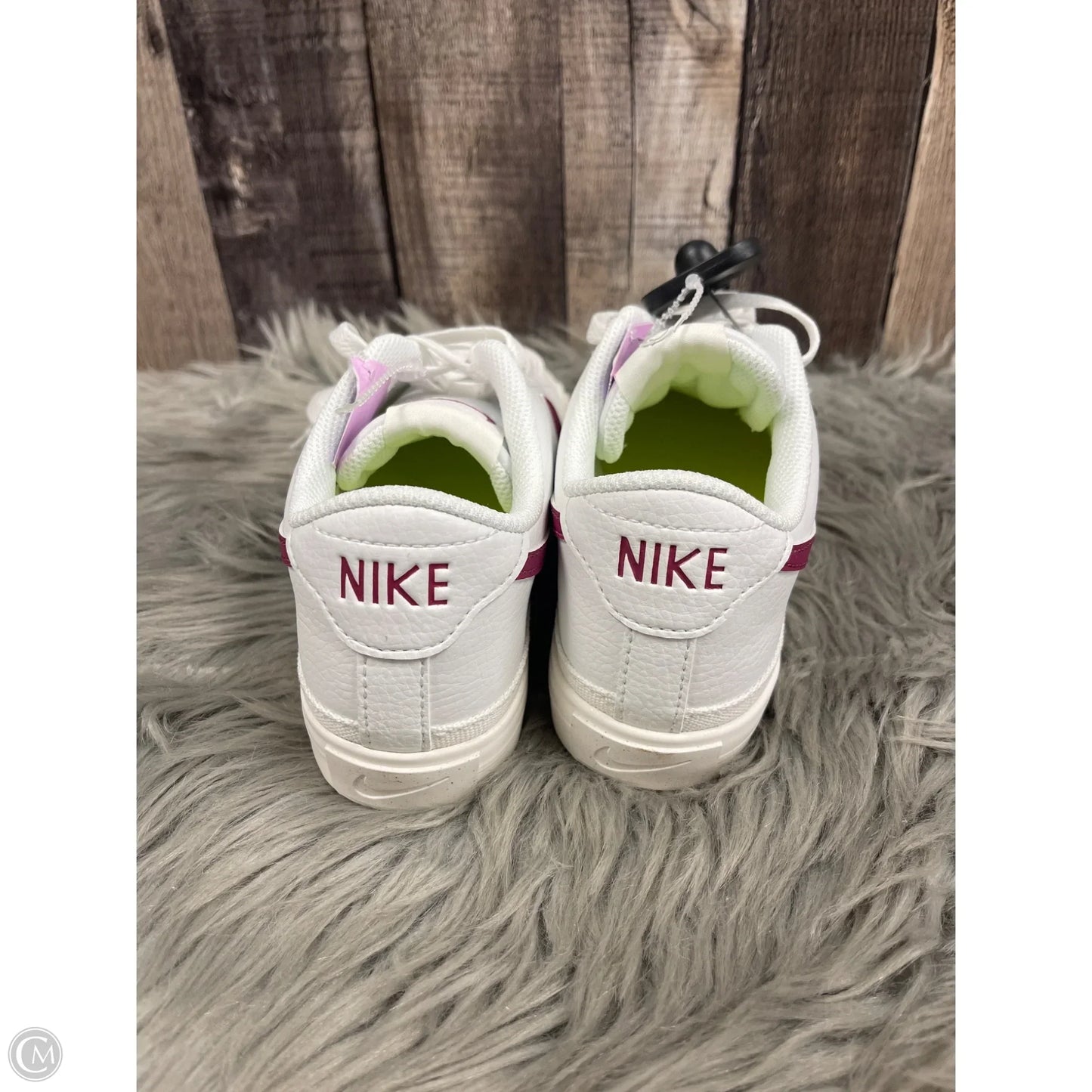Shoes Athletic By Nike In White, Size: 6.5