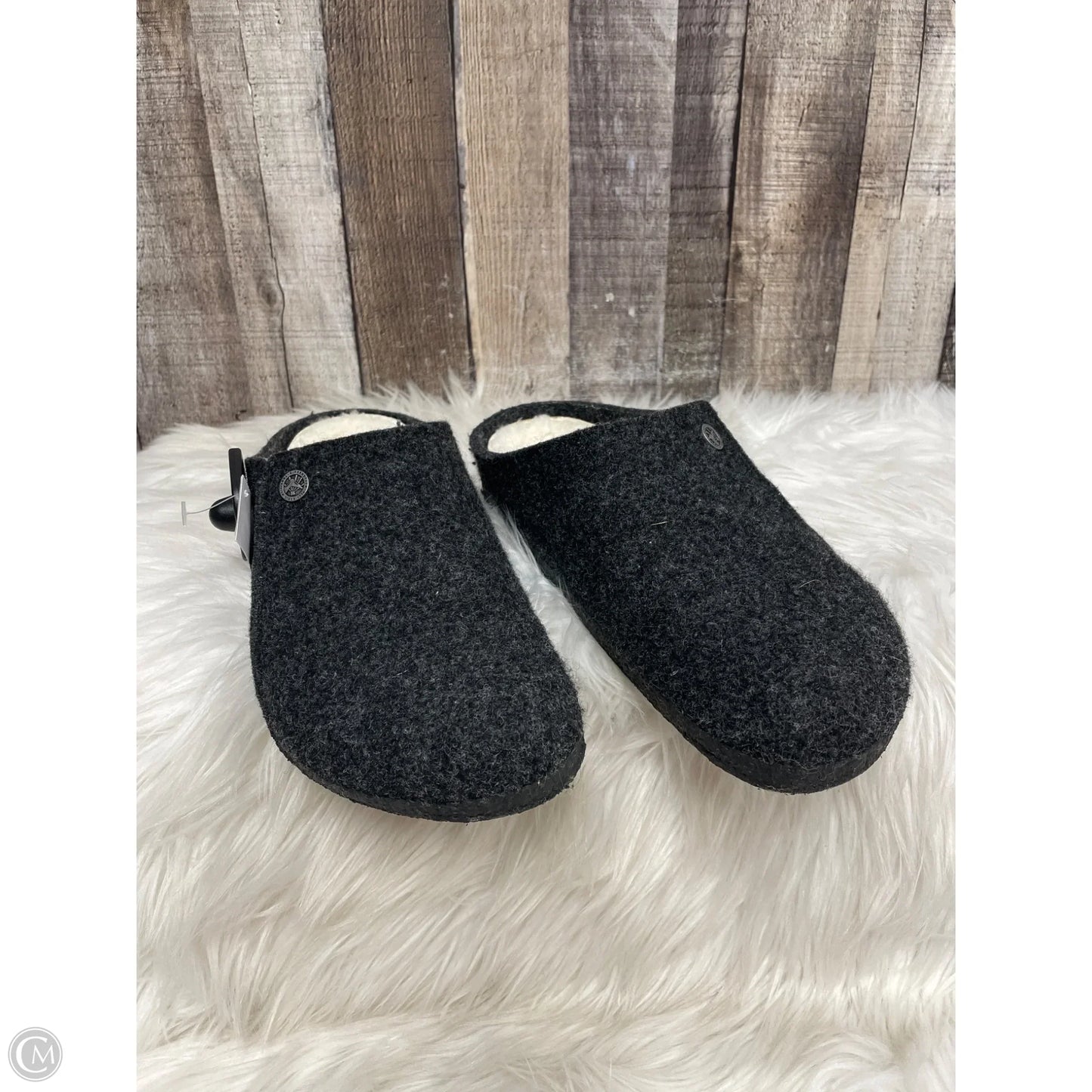 Shoes Flats By Birkenstock In Grey, Size: 10