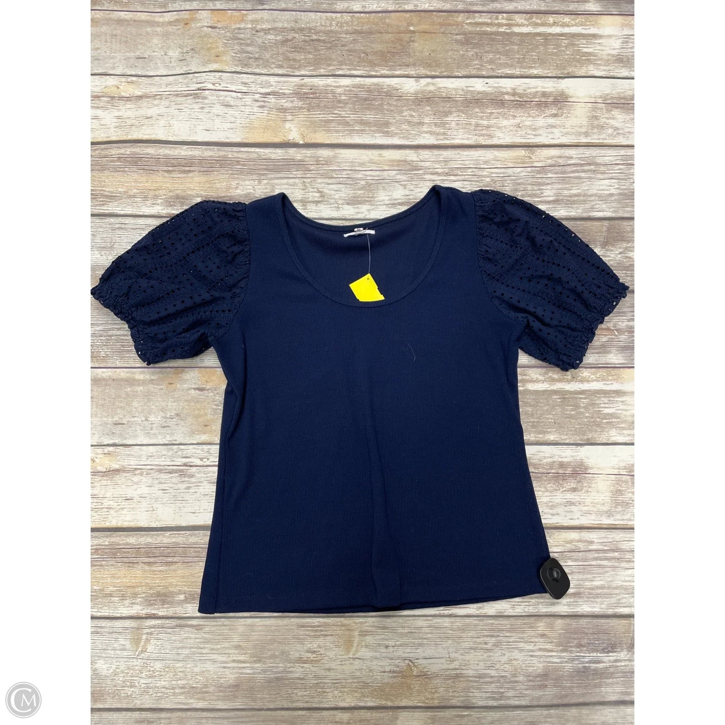 Top Short Sleeve By Maurices In Navy, Size: M