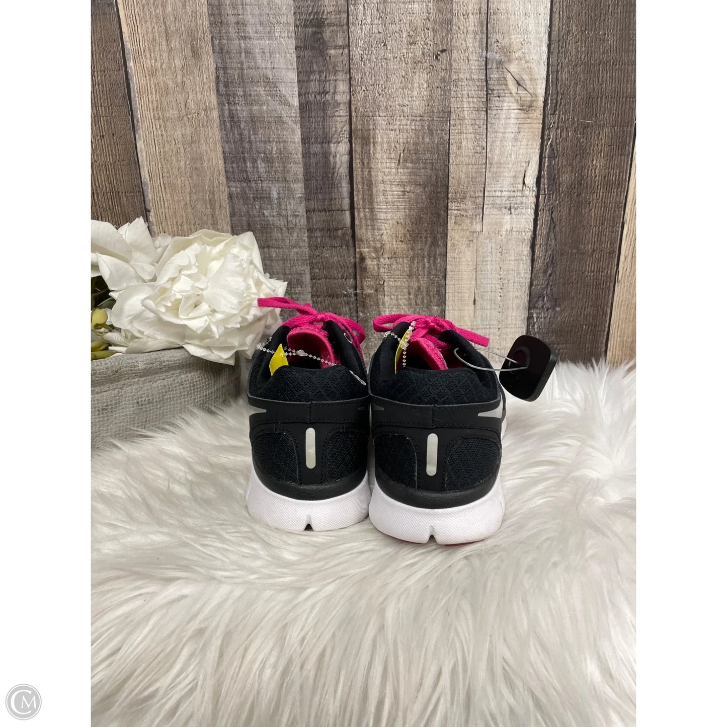 Shoes Athletic By Nike In Black & Pink, Size: 7.5