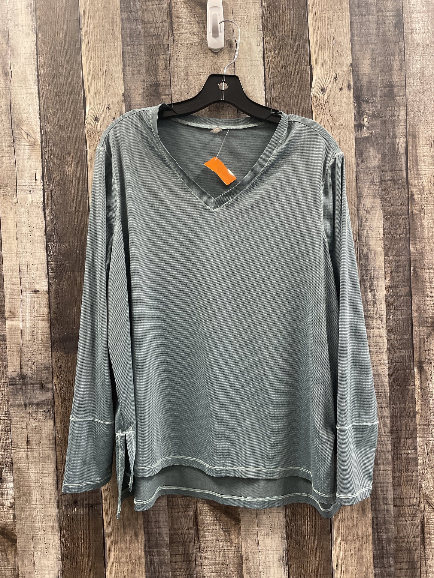 Athletic Top Long Sleeve Collar By Cme Size: 1x