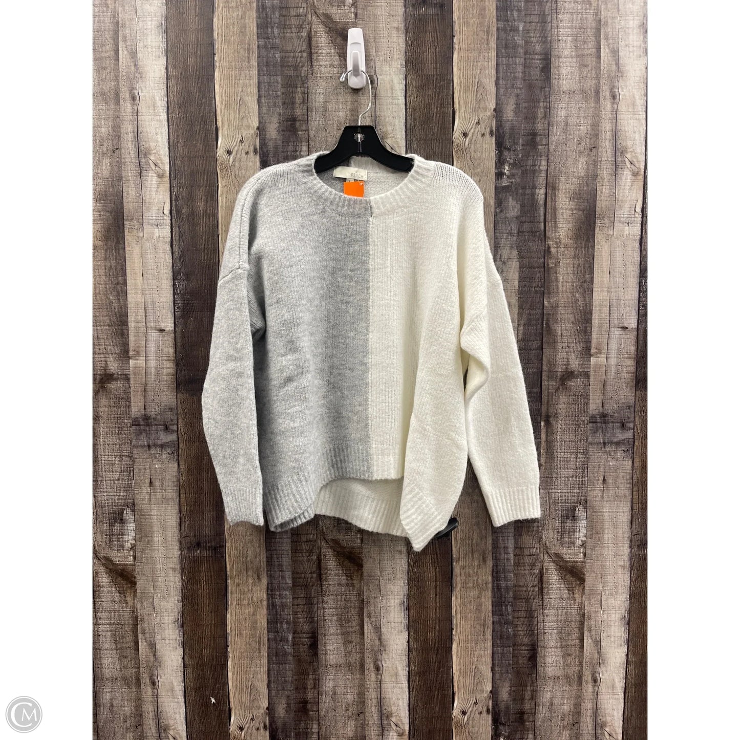 Sweater By Clothes Mentor In Grey & White, Size: S