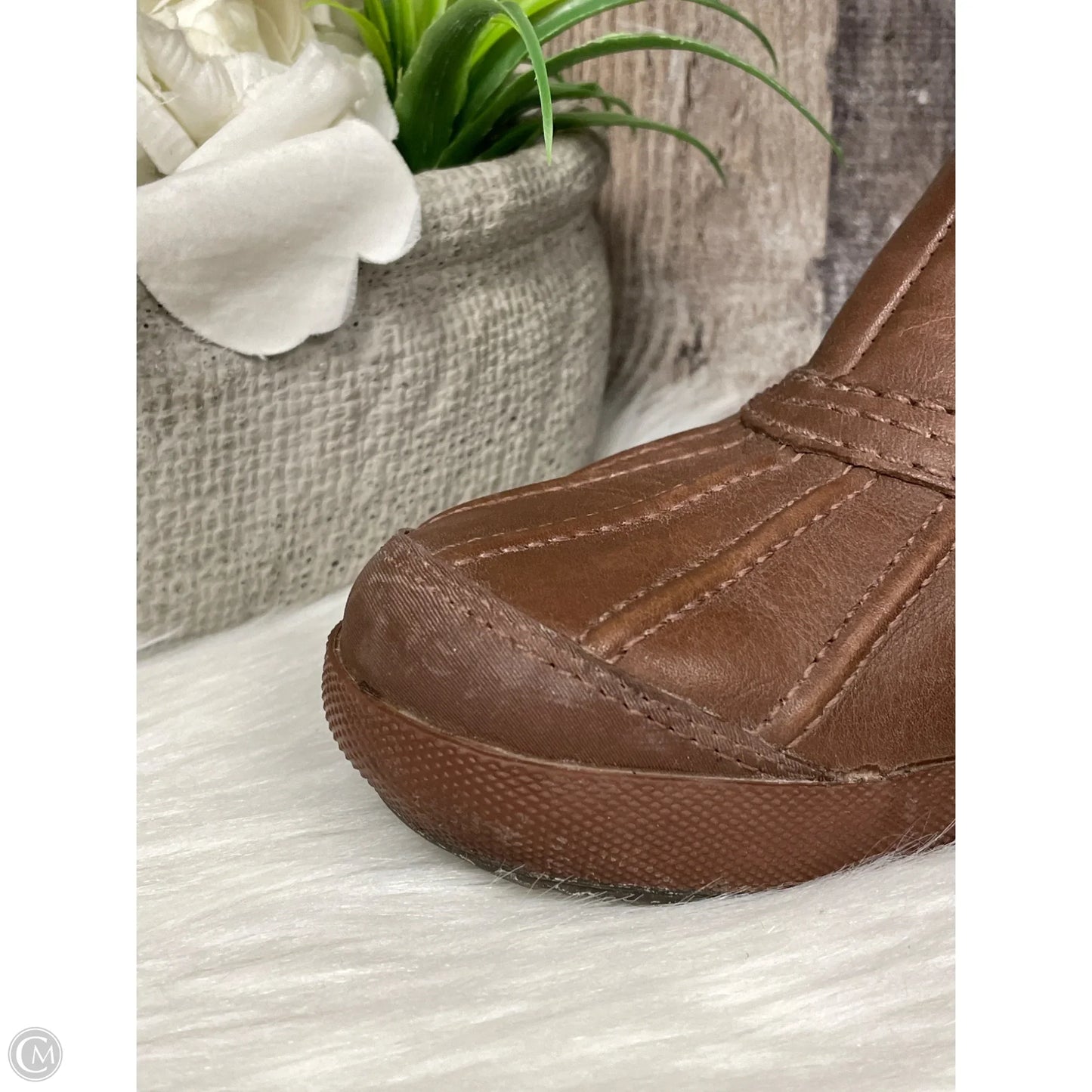 Boots Designer By Ugg In Brown, Size: 6.5
