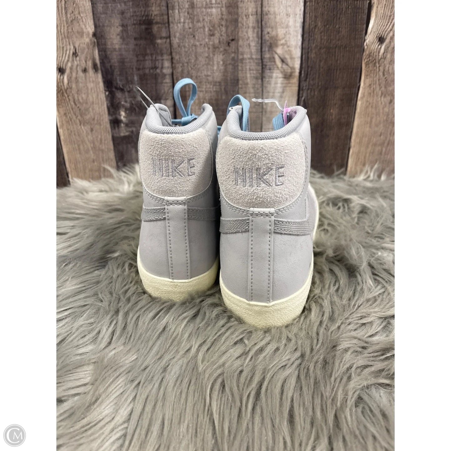 Shoes Sneakers By Nike In Grey, Size: 8.5