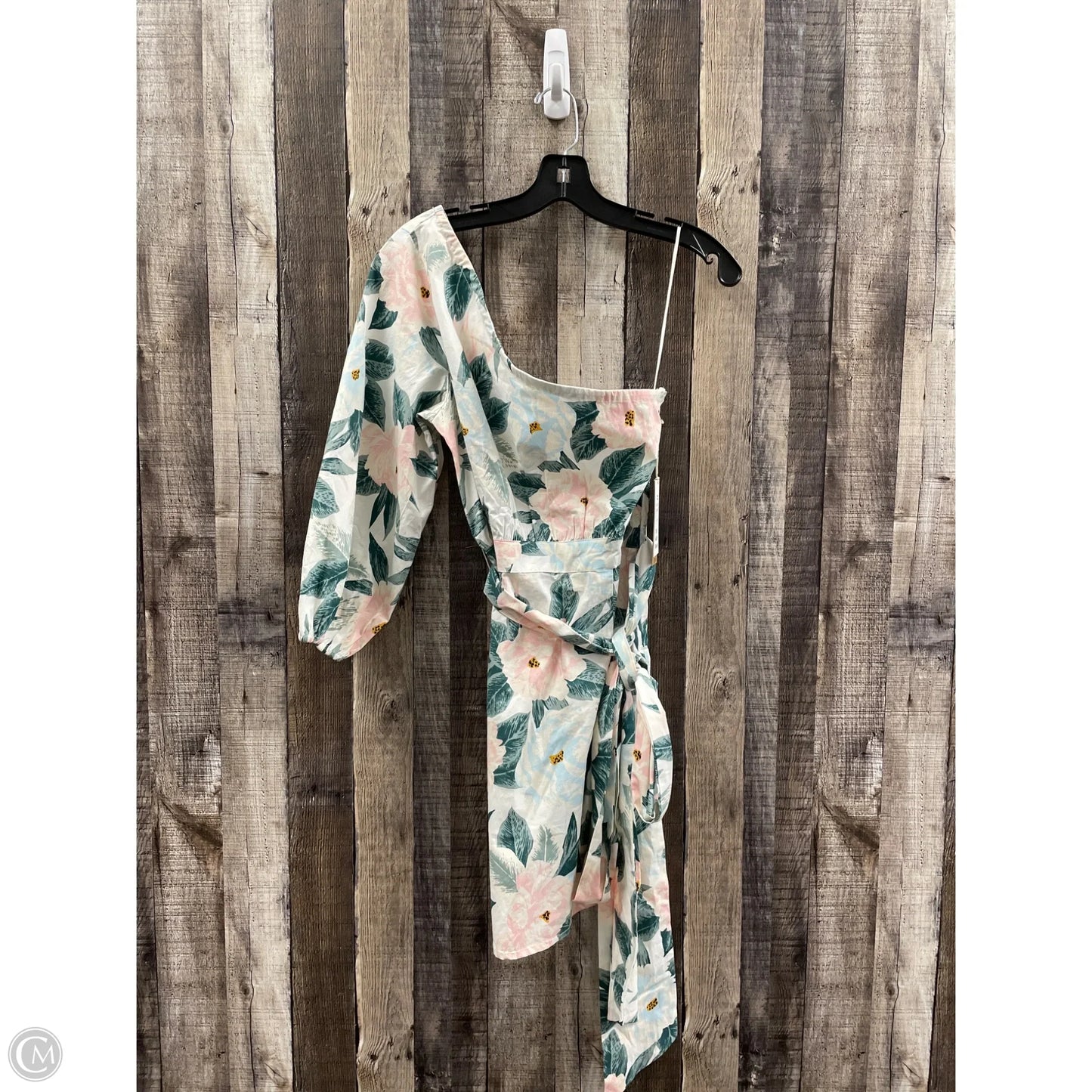 Dress Casual Short By Billabong In Floral Print, Size: L