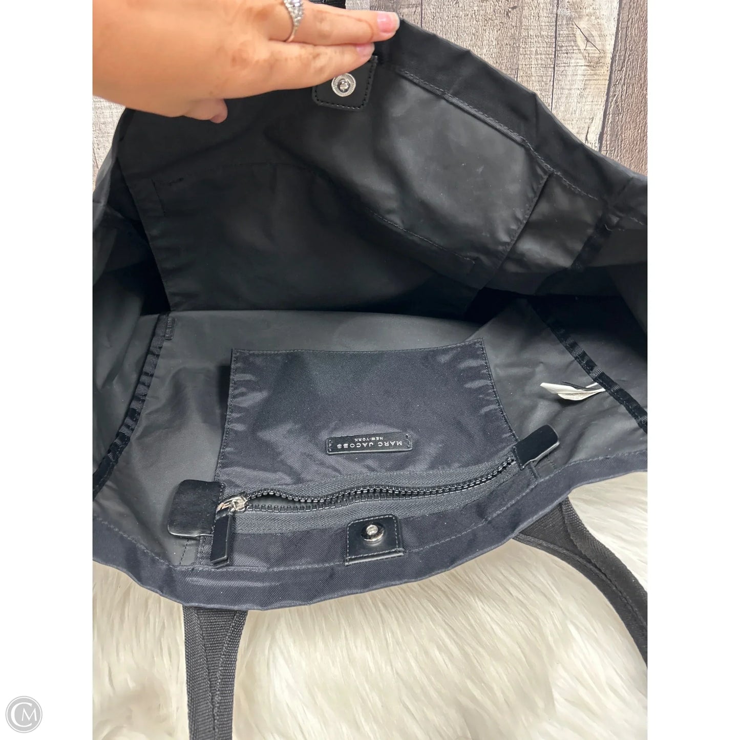 Tote Designer By Marc Jacobs, Size: Large