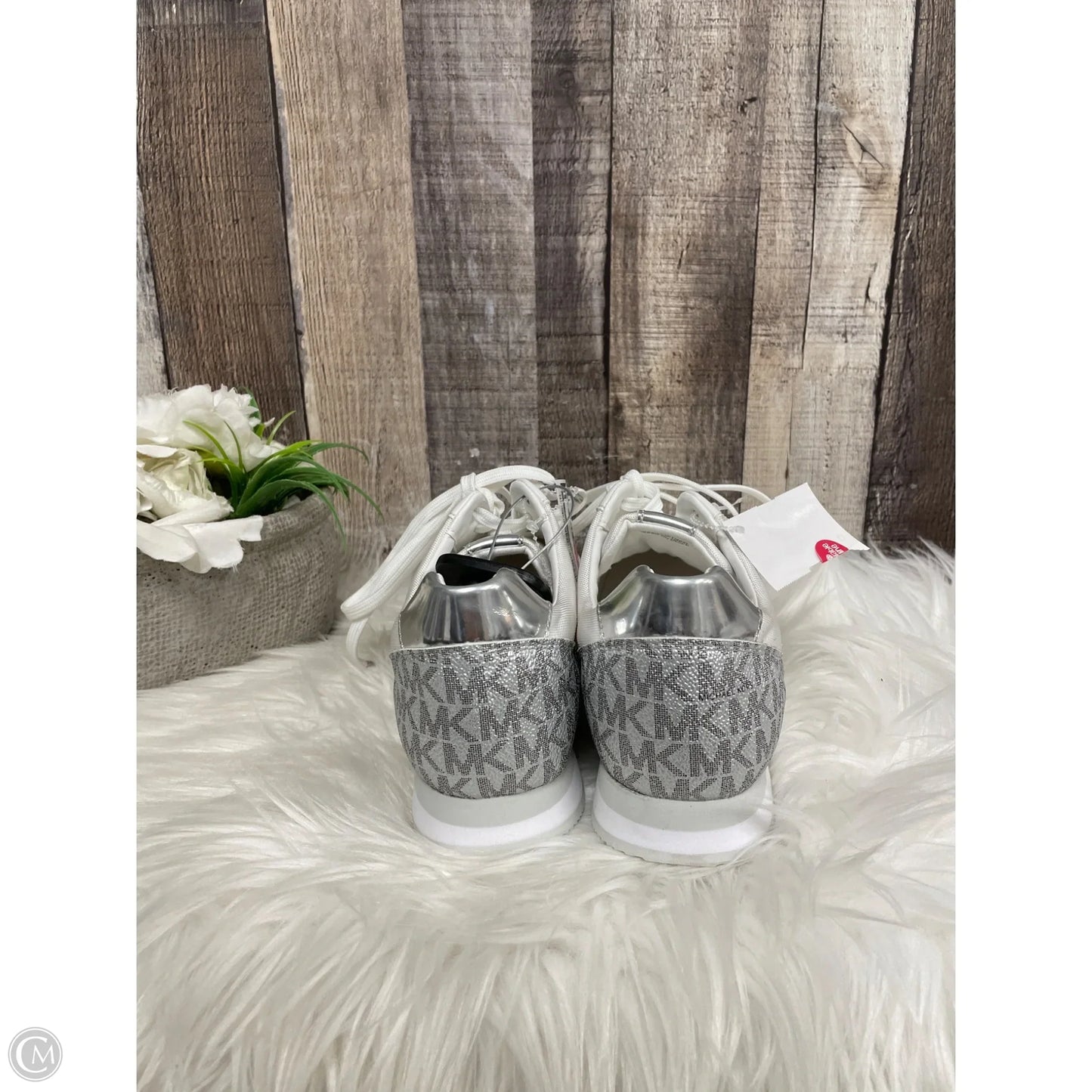 Shoes Sneakers By Michael Kors In White, Size: 8