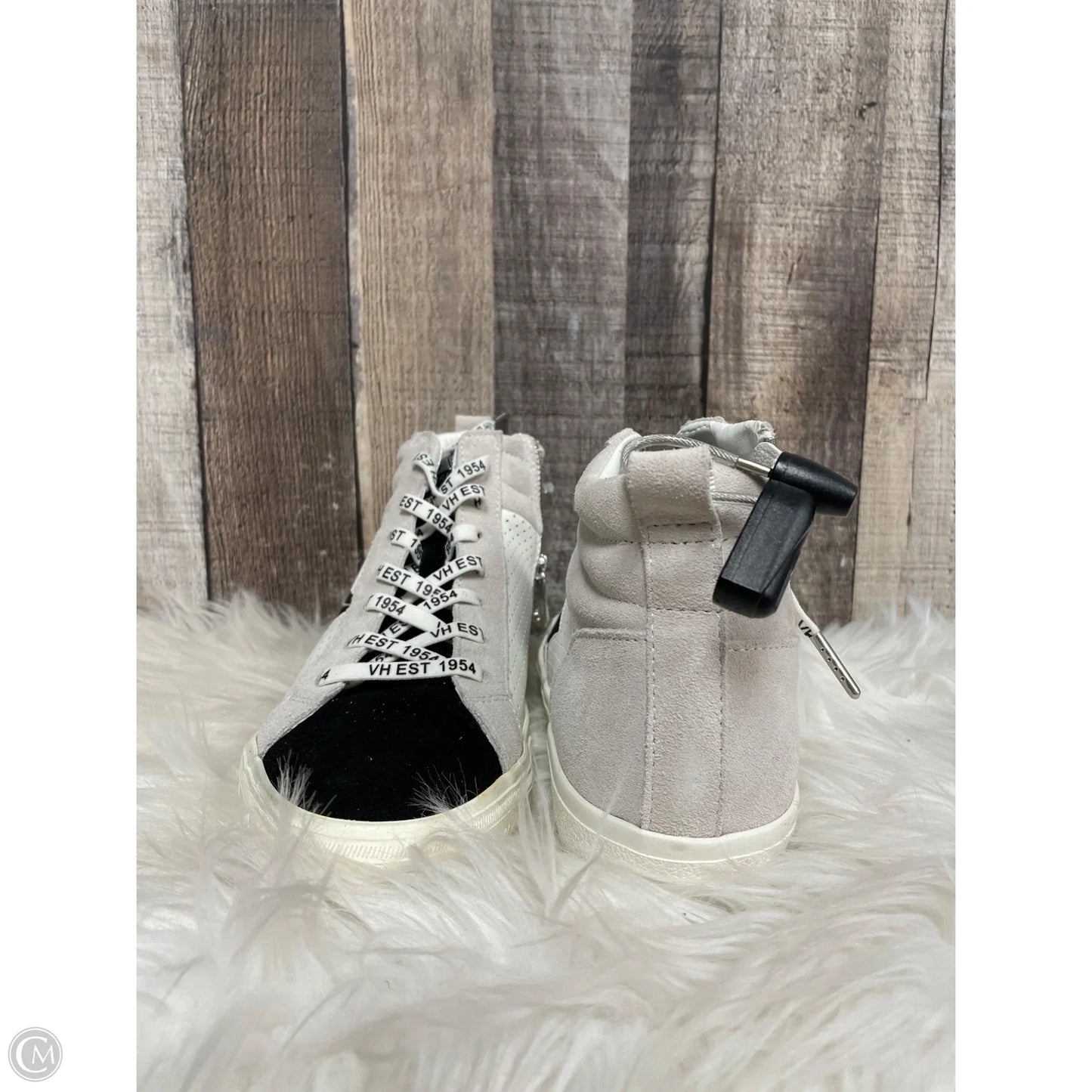 Shoes Sneakers By Vintage Havana In White, Size: 8.5