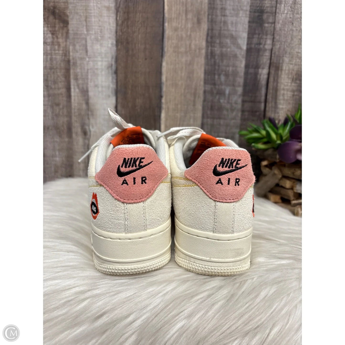 Shoes Athletic By Nike In Cream, Size: 8.5