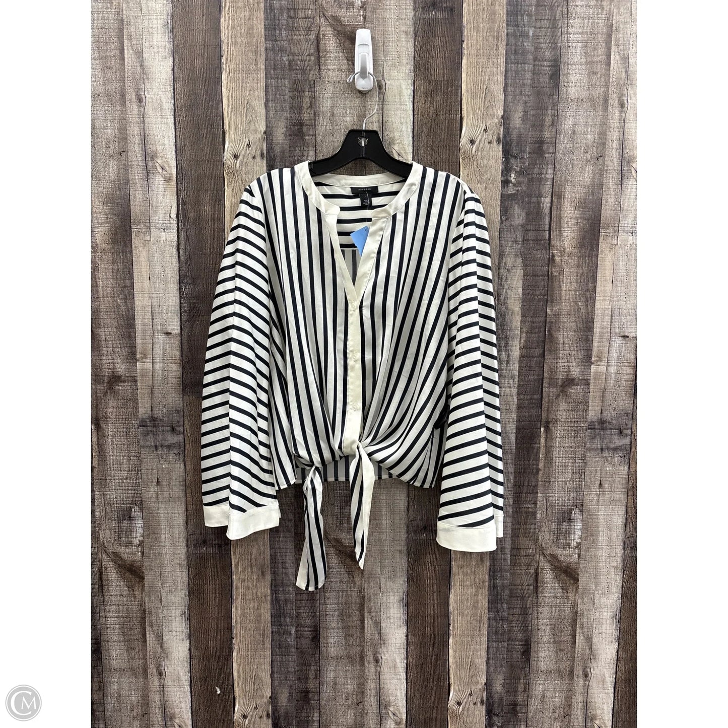 Top Long Sleeve By Halogen In Striped Pattern, Size: M