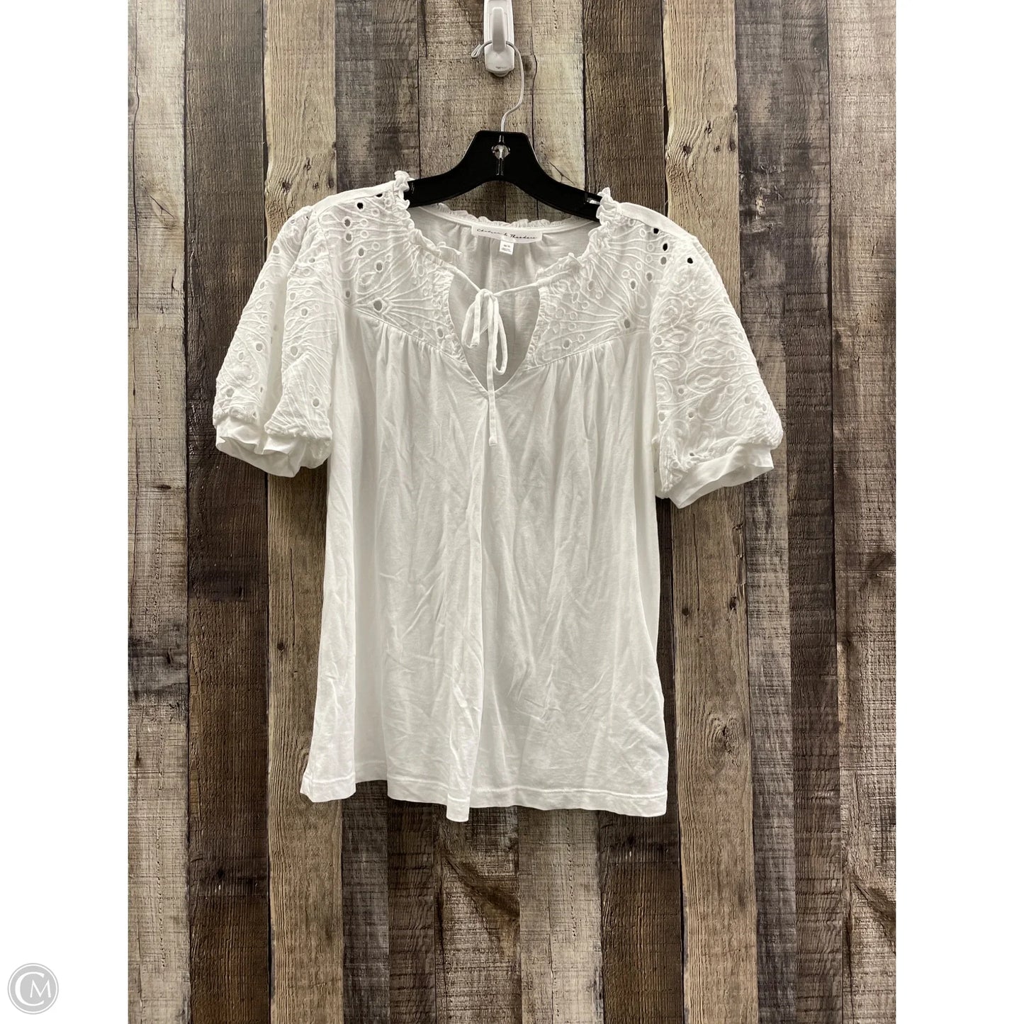Top Short Sleeve By Chelsea And Theodore In White, Size: M