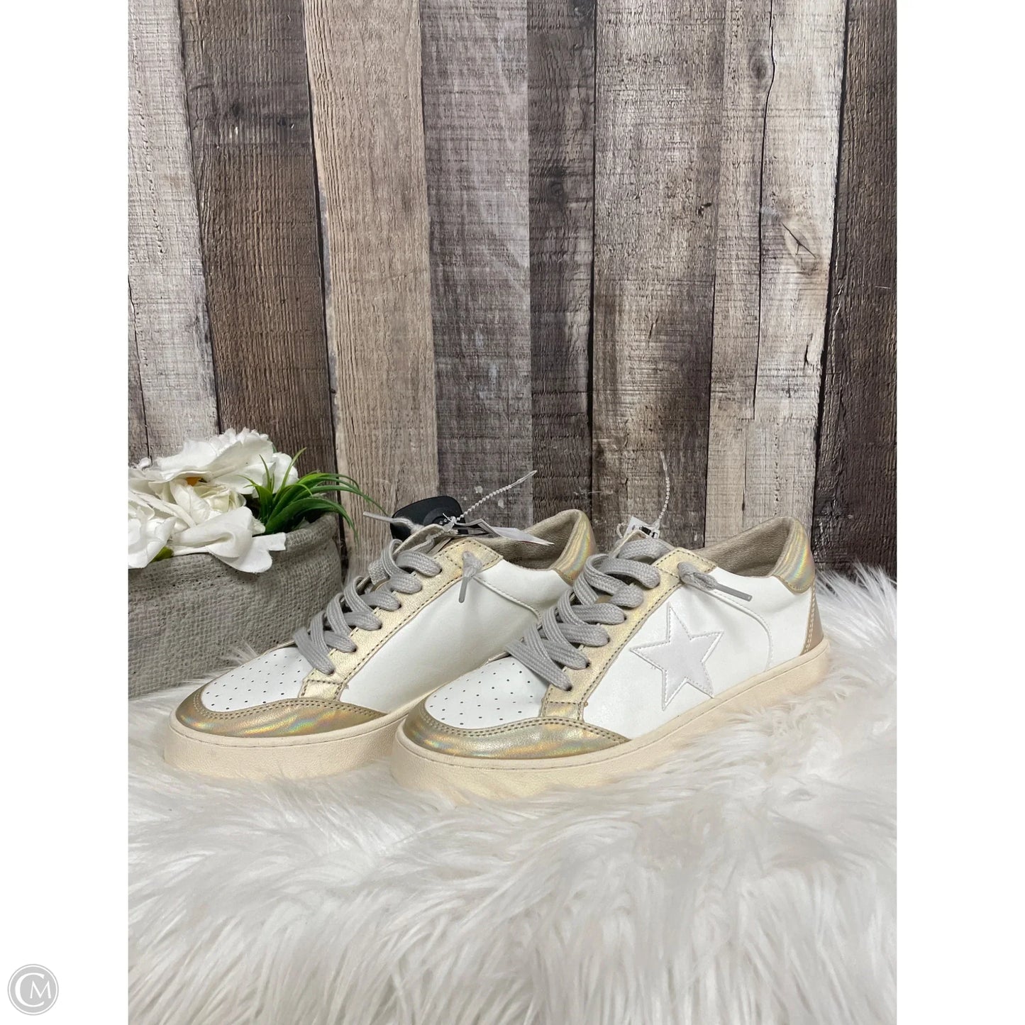 Shoes Sneakers By Cme In Gold & White, Size: 6.5