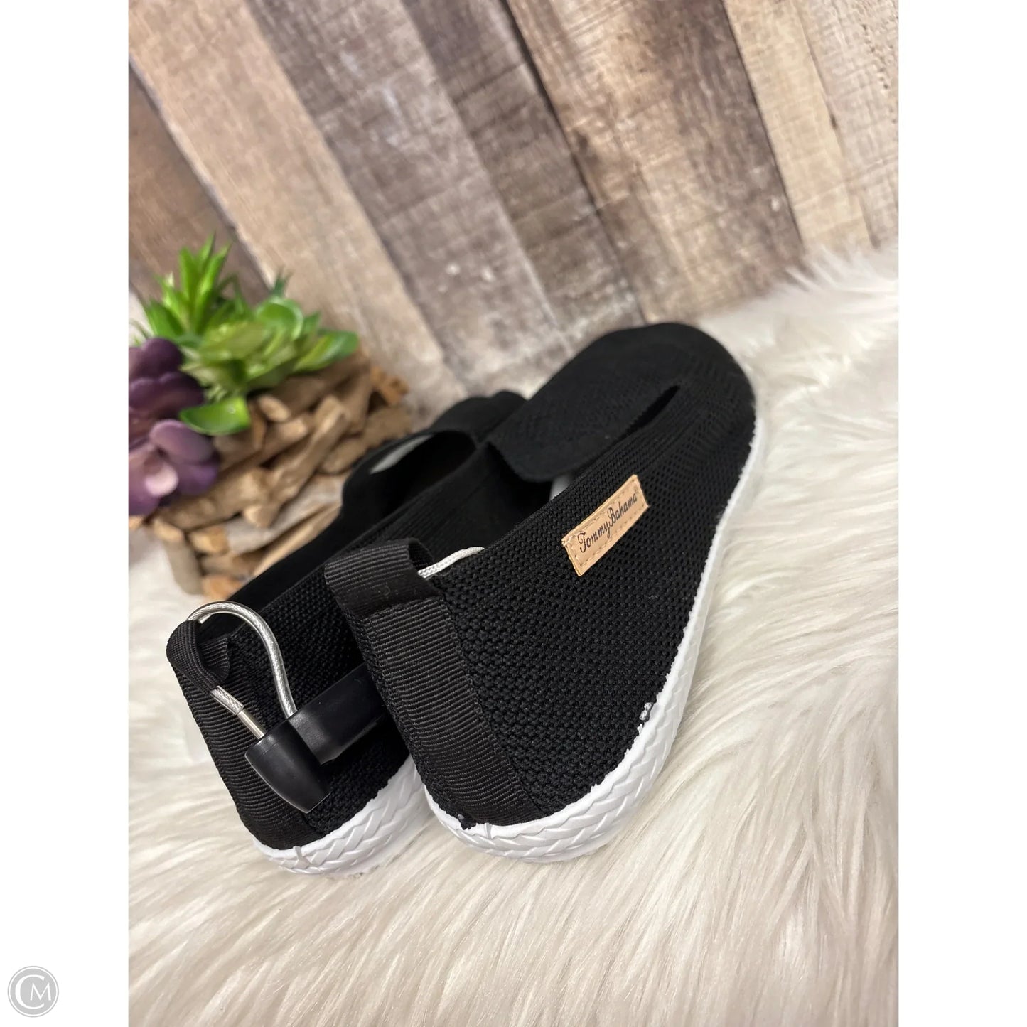 Shoes Flats By Tommy Bahama In Black, Size: 6