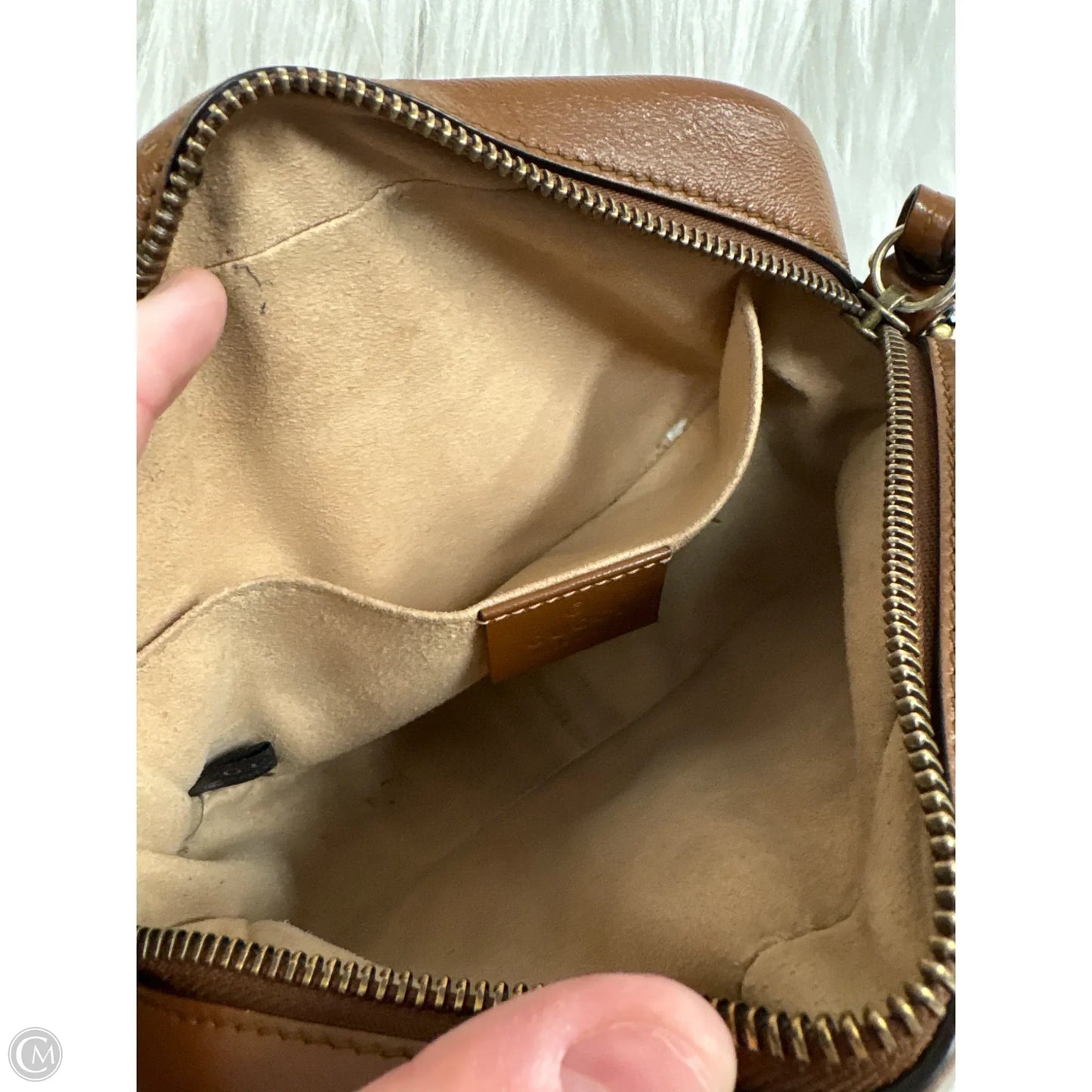 Crossbody Luxury Designer By Gucci, Size: Small