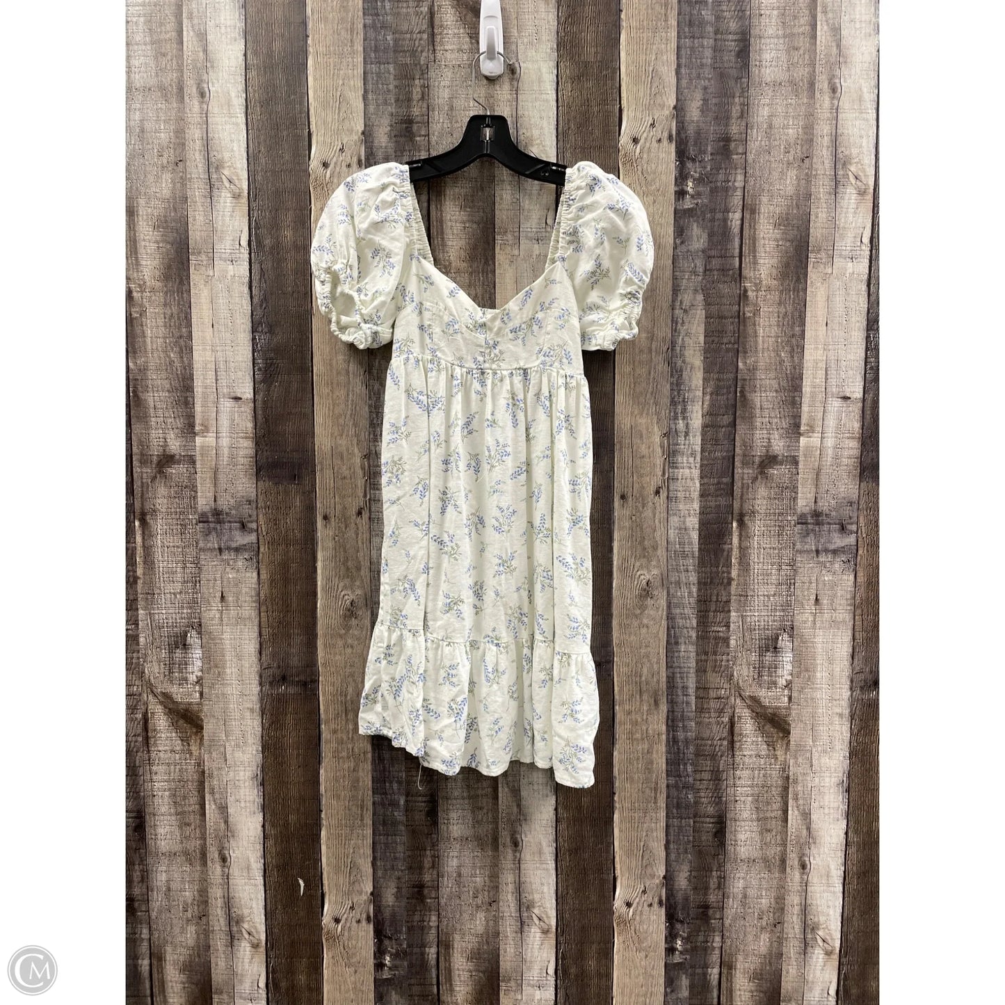 Dress Casual Short By Divided In White, Size: S
