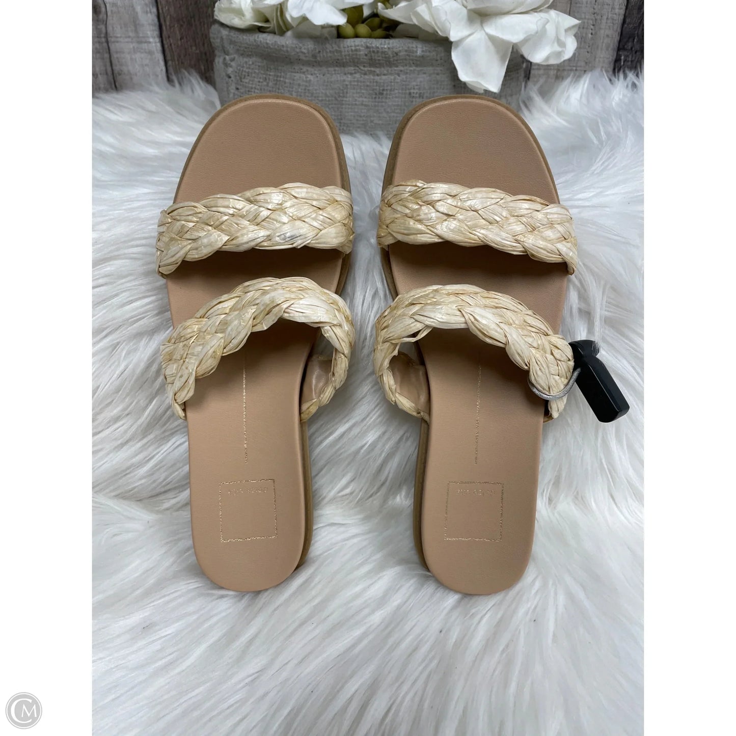 Sandals Flats By Dolce Vita In Tan, Size: 8.5