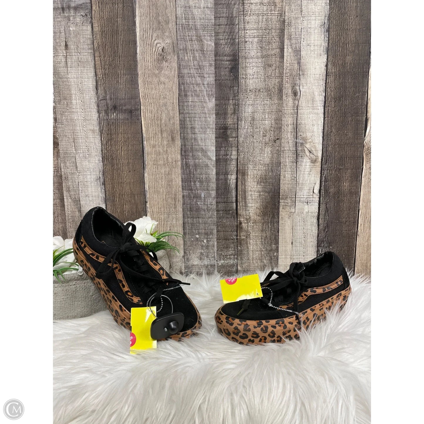 Shoes Sneakers By Vans In Animal Print, Size: 7