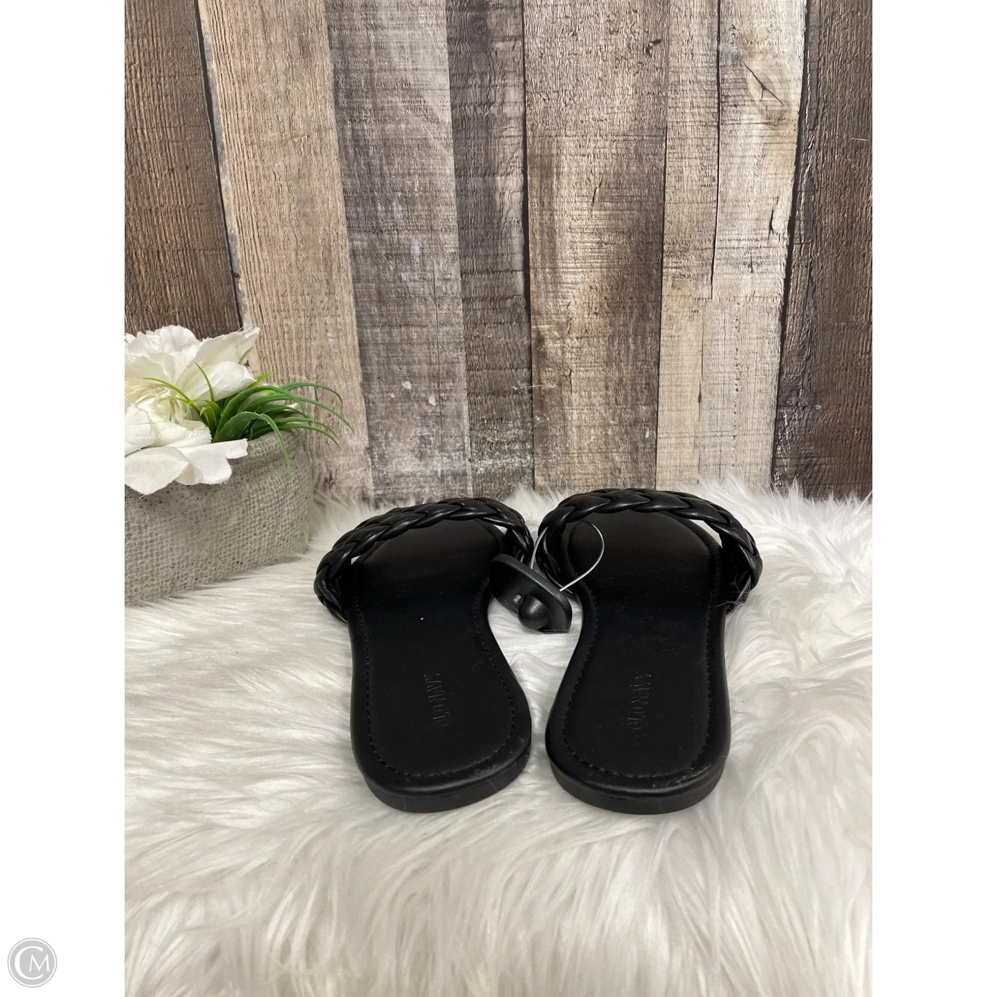 Sandals Flats By Old Navy In Black, Size: 9