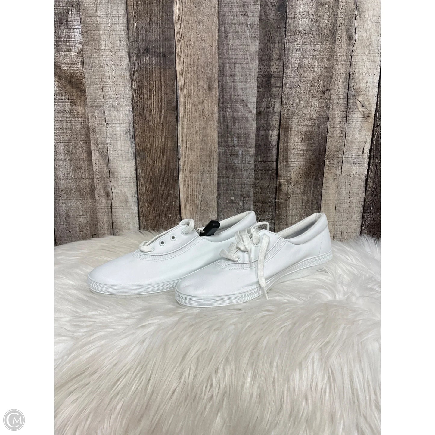 Shoes Sneakers By Grasshoppers In White, Size: 9.5