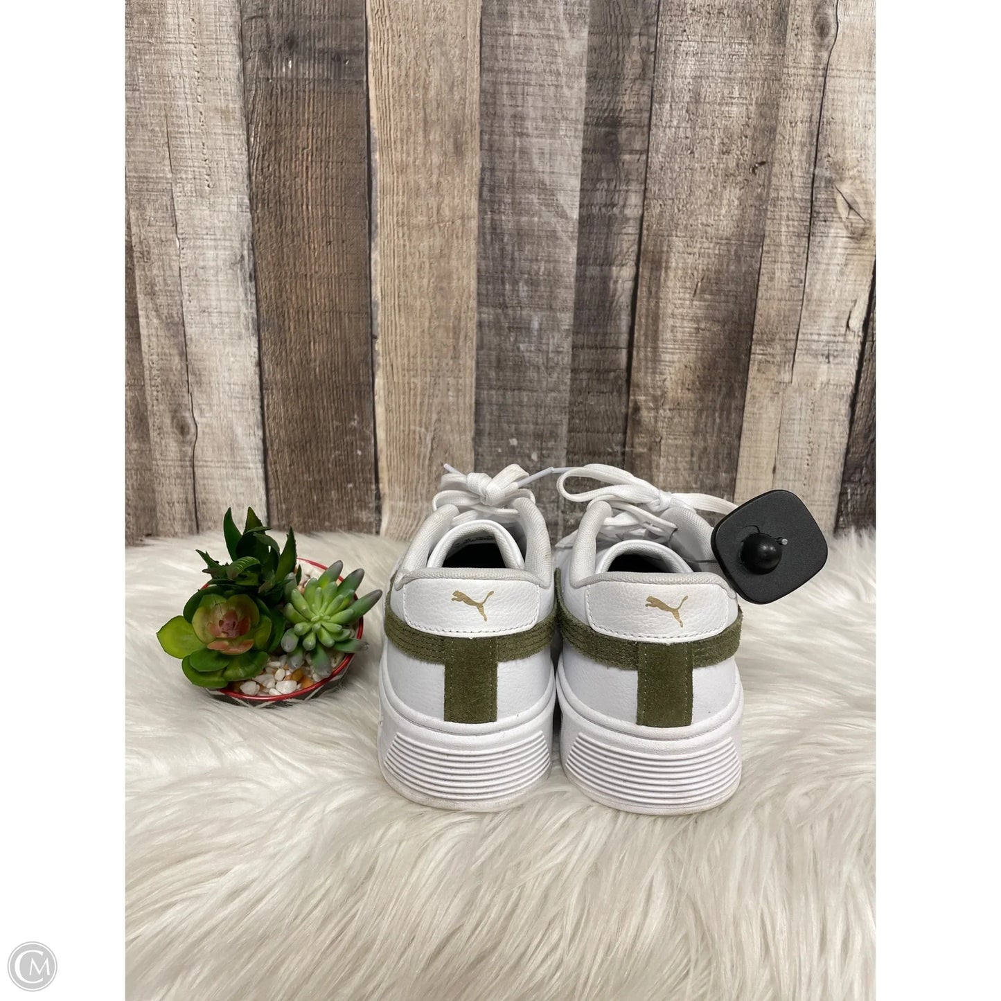 Shoes Sneakers By Puma In White, Size: 7.5