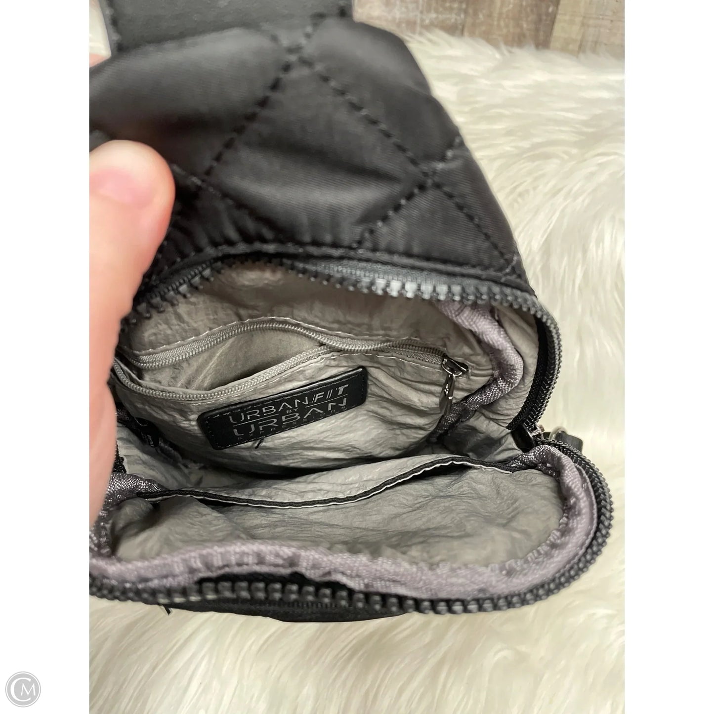 Crossbody By Universal Thread, Size: Medium