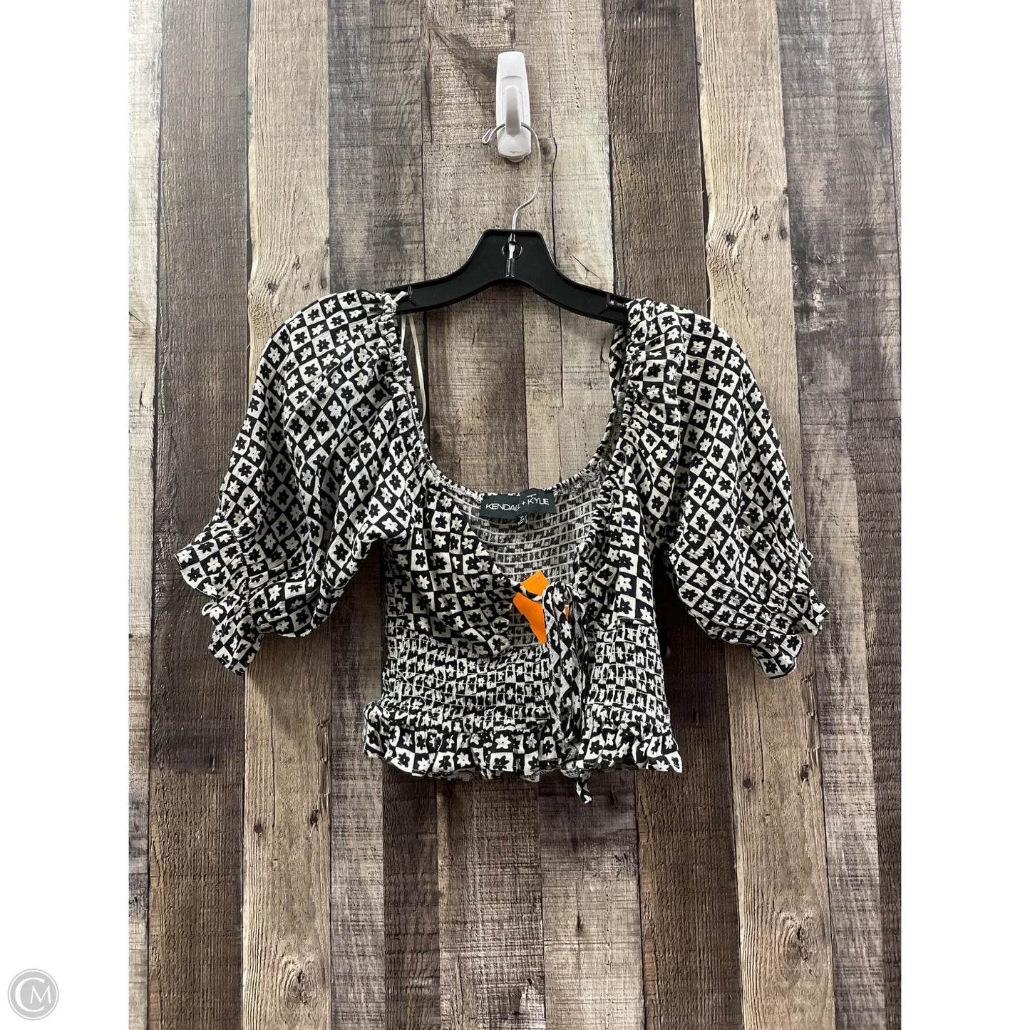 Top Short Sleeve By Kendall + Kylie In Black & Cream, Size: S