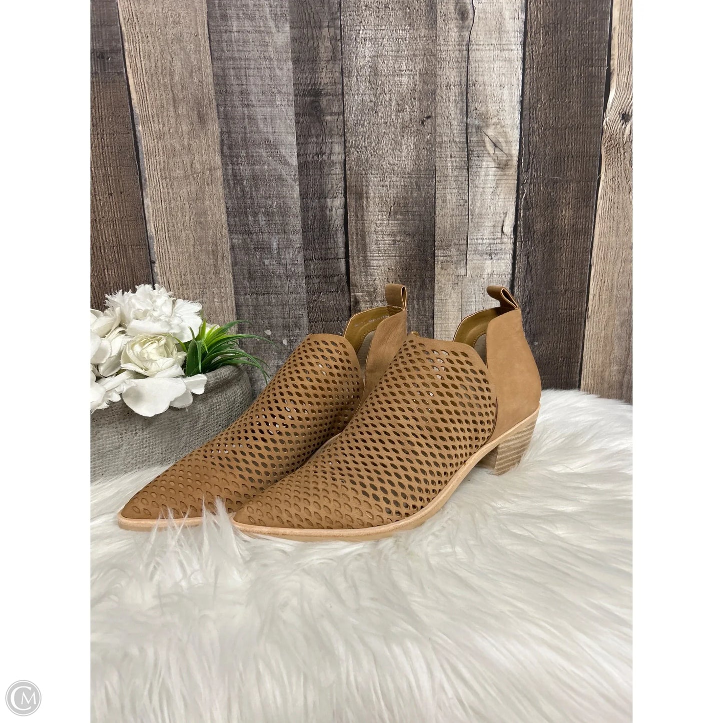 Boots Ankle Heels By Dolce Vita In Tan, Size: 7.5