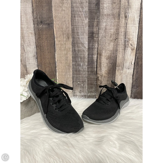Shoes Sneakers By Crocs In Black, Size: 8