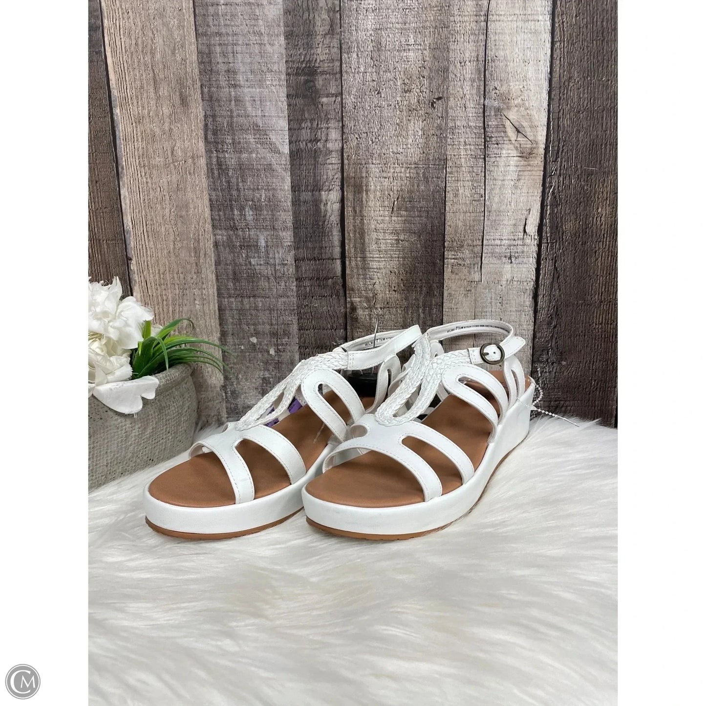 Sandals Heels Wedge By Bare Traps In White, Size: 7.5
