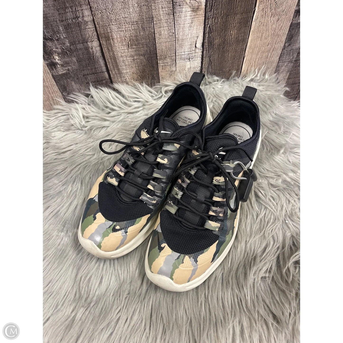 Shoes Athletic By Nike In Camouflage Print, Size: 8